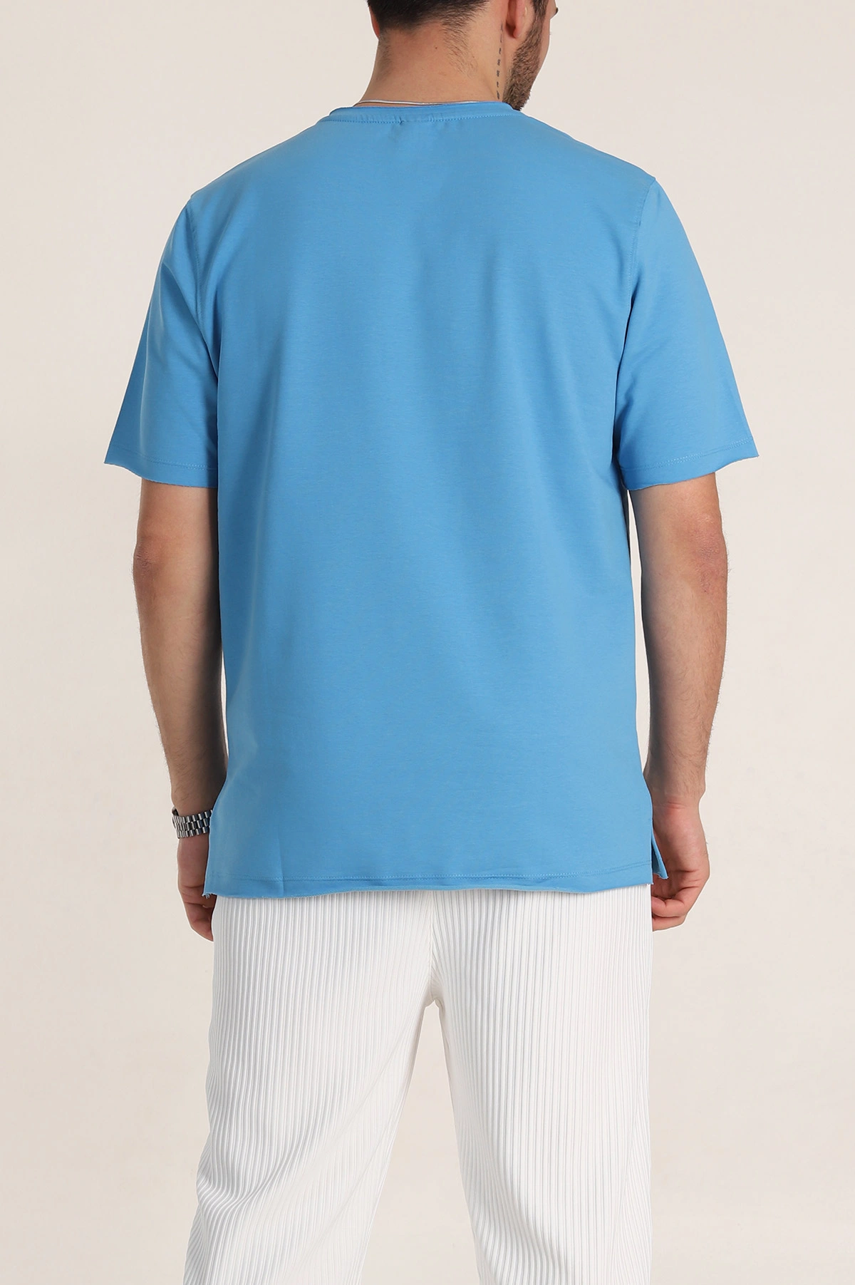 Mavi Relaxed Fit İki İp Yırtık Yaka Detaylı Basic Erkek Tişört 347587