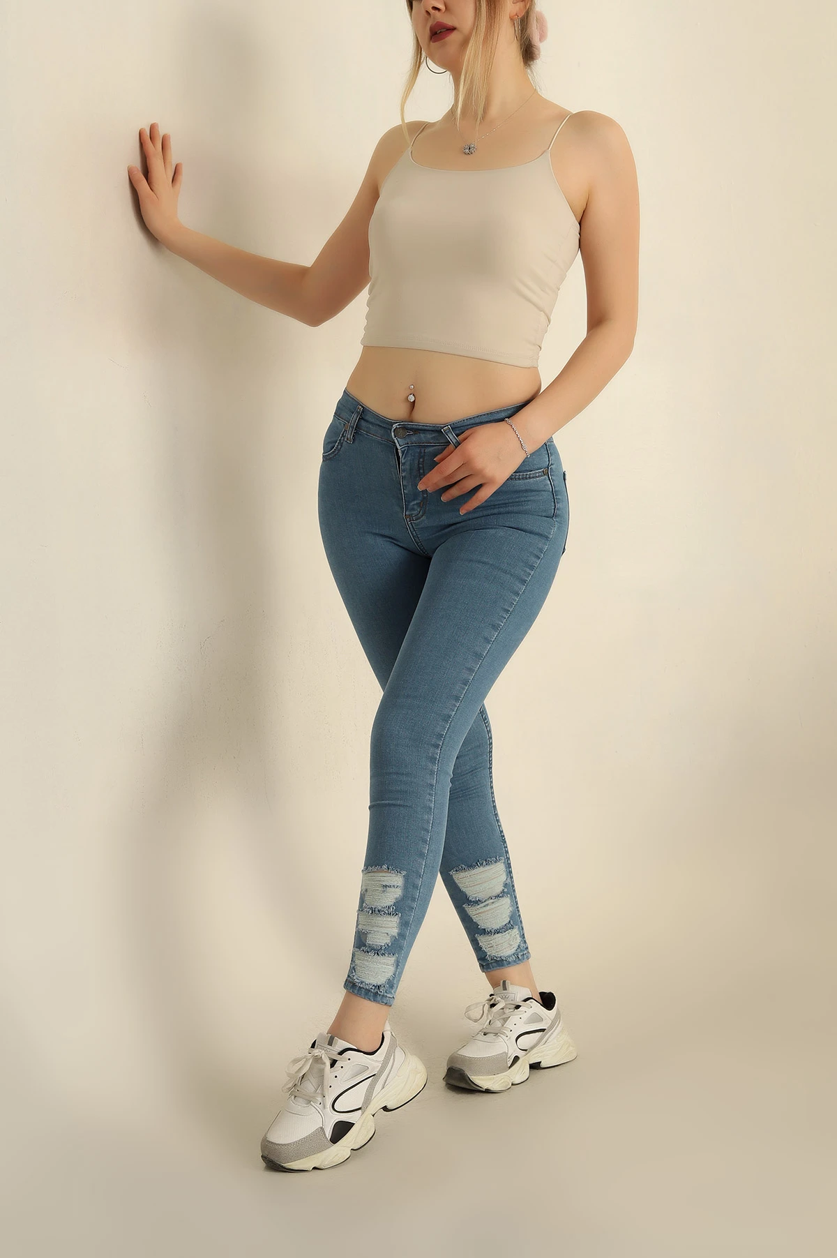 Mavi Yırtık Likralı Kot Pantolon 259593
