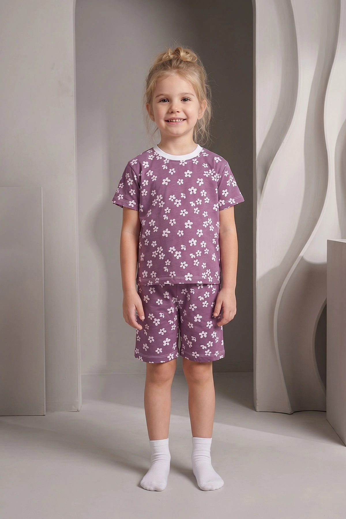 Mor (3-8 Yaş)Büyük Çiçek Desenli Şortlu Kız Çocuk Pijama Takımı 461464
