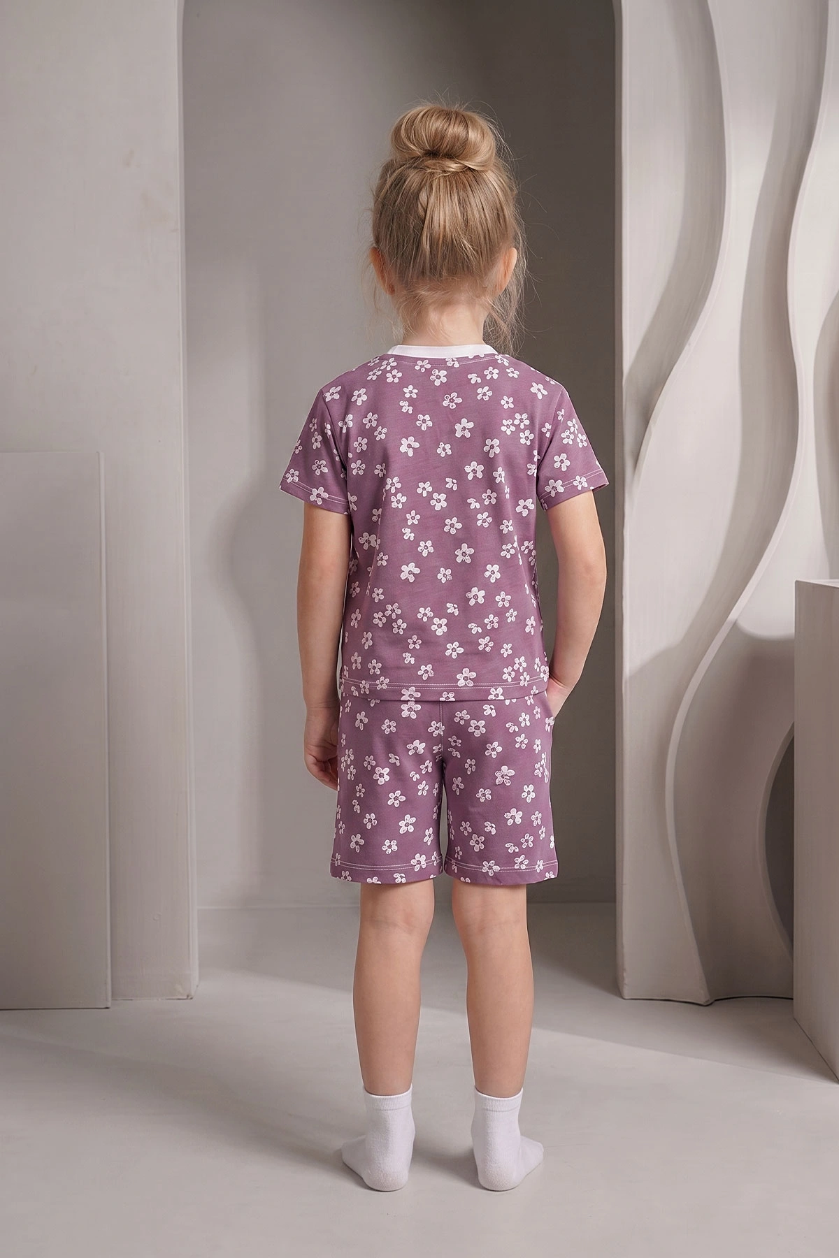 Mor (3-8 Yaş)Büyük Çiçek Desenli Şortlu Kız Çocuk Pijama Takımı 461464
