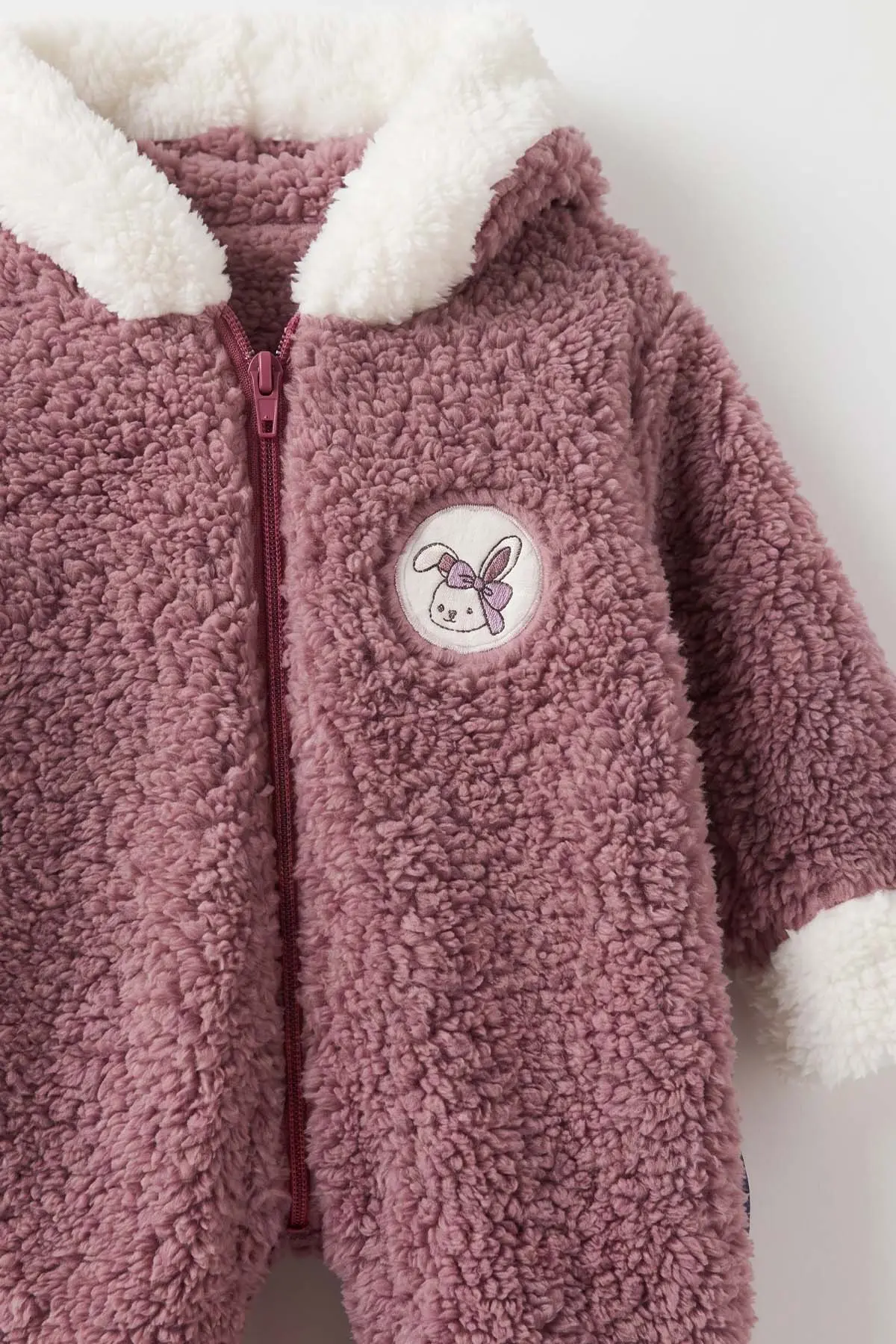 Mürdüm (0-9 Ay) Tavşan Nakışlı Kapüşonlu Peluş Kız Bebek Tulum 495667