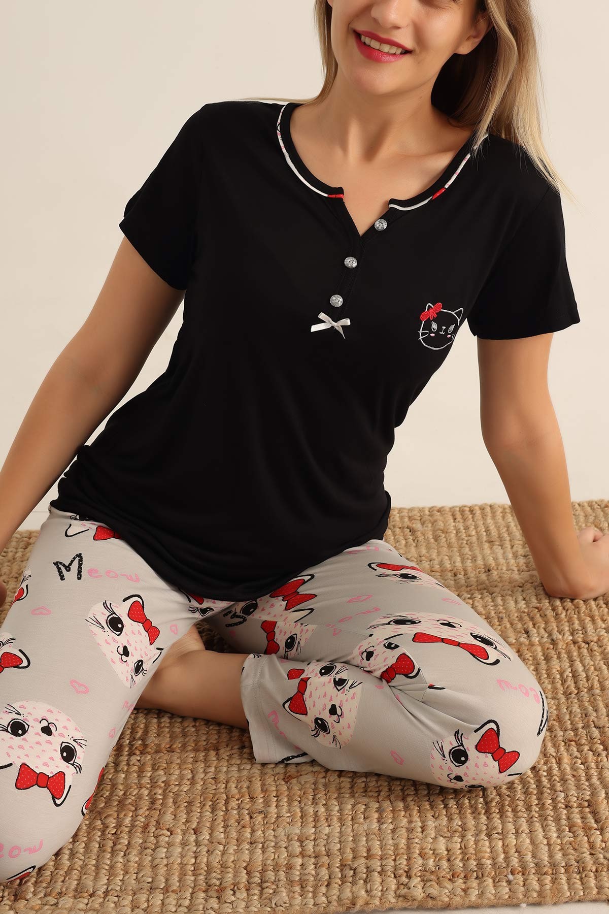 Nakışlı Düğmeli Bayan Pijama Takımı 181901