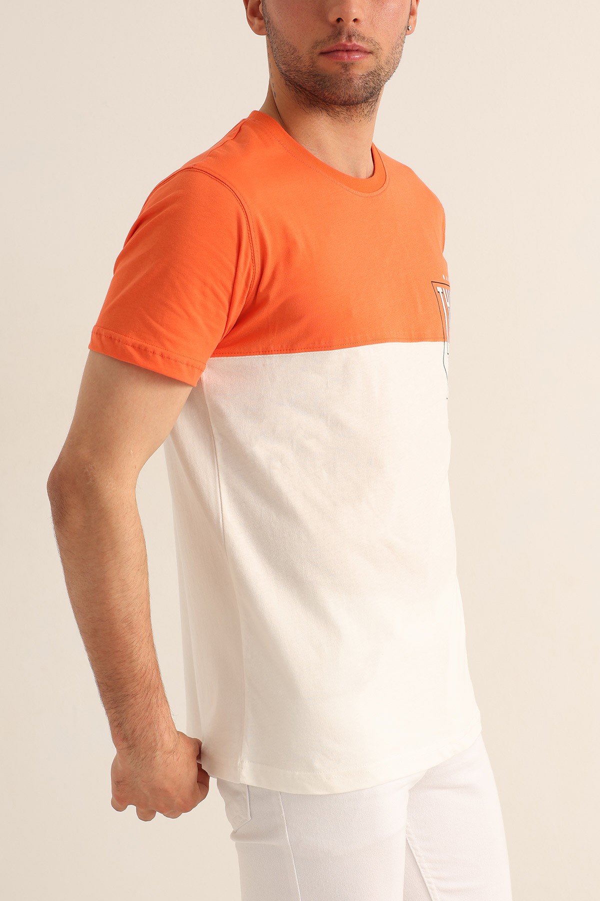 Nar Çiçeği Beyaz Relaxed Fit Things Baskılı Çift Renk Tişört 182264