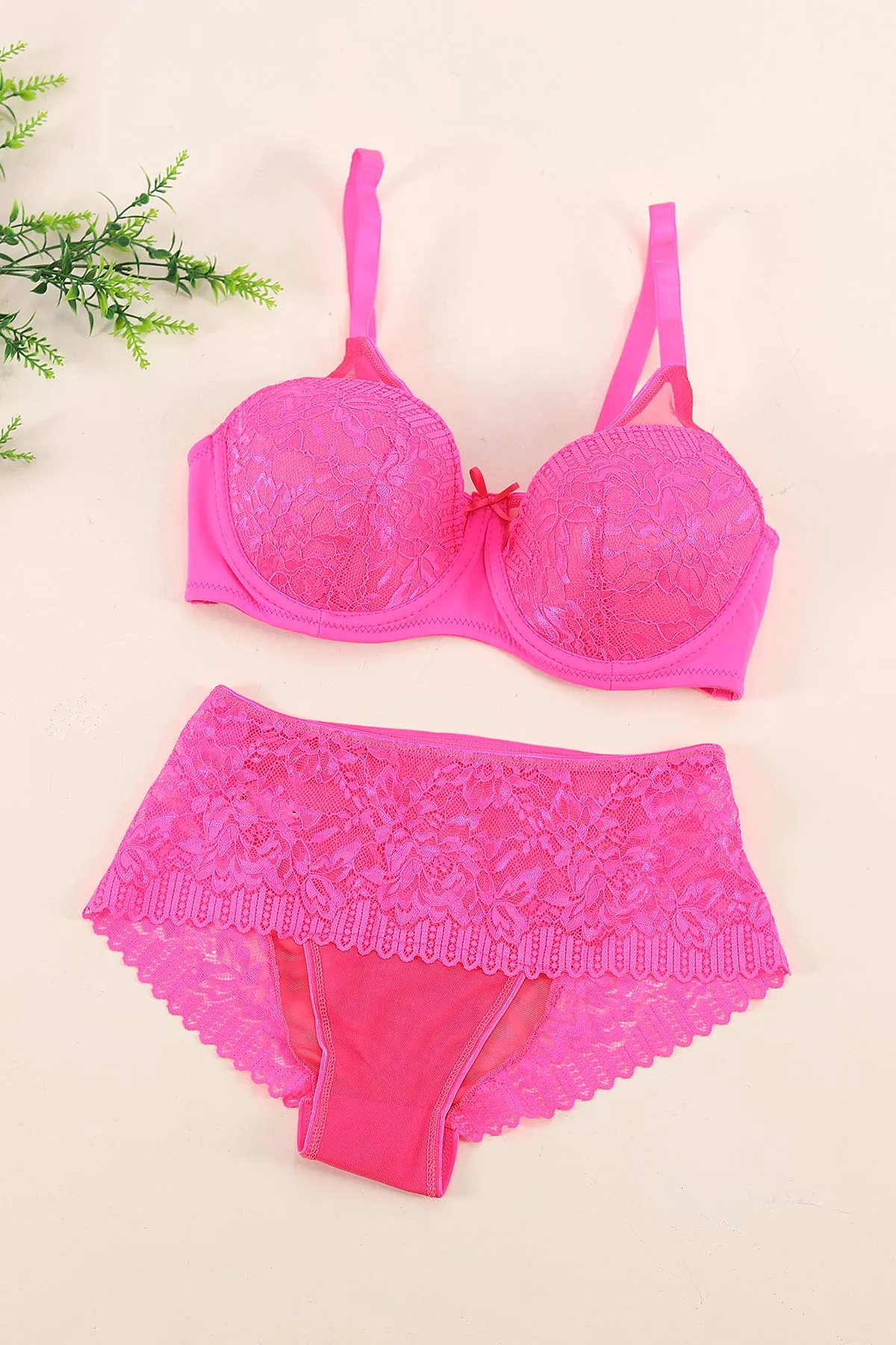 Neon Fuşya Dantel İslemeli Desteksiz C Cup Sütyen Takım 374844