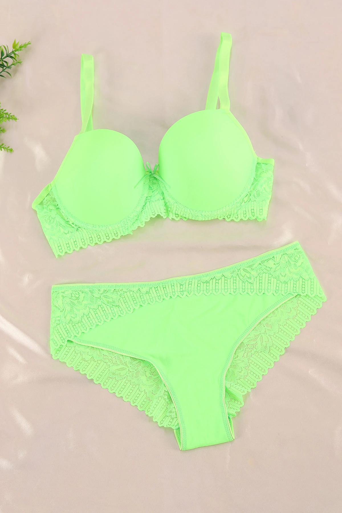 Neon Yeşil Desteksiz C Cup Sütyen Takım 365968