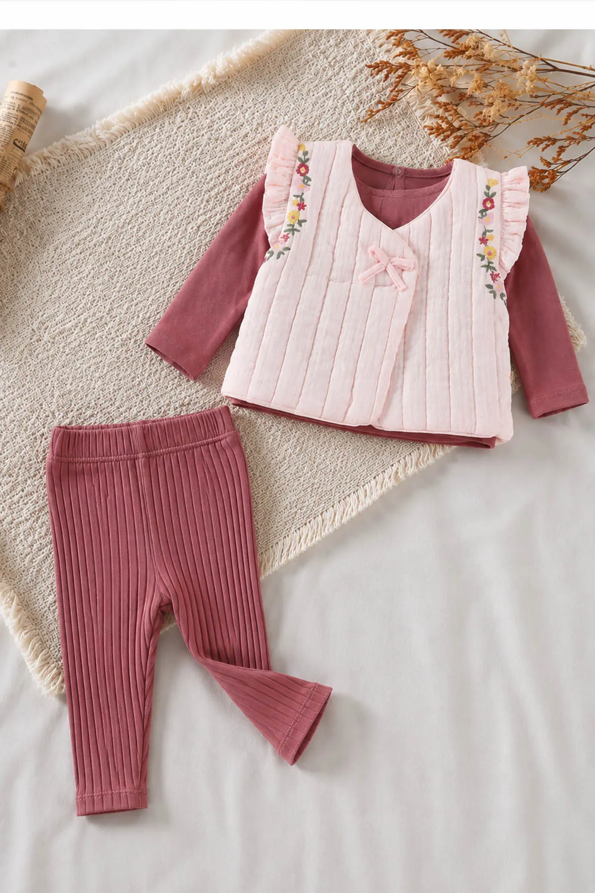 Pembe (0-12 Ay) Fitilli Taytlı Yeleği Çiçek Nakışlı Kız Bebek 3'lü Takım 473366
