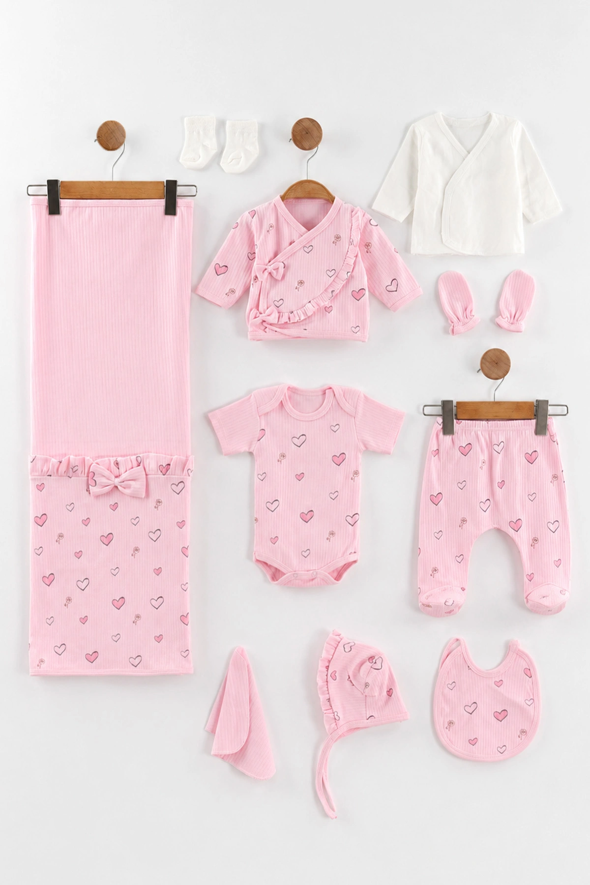 Pembe (0-3 Ay) Kalp Baskılı Kutulu 10'lu Yeni Doğan Kız Bebek Zıbın ve Hastane Çıkış Setleri 475472