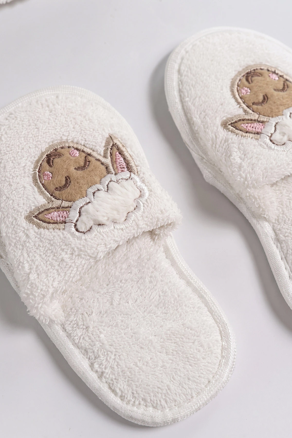Pembe (0-6 Ay)  4 Parça Kuzu Nakışlı   Kız Bebek Kutulu  Bornoz Seti 476648