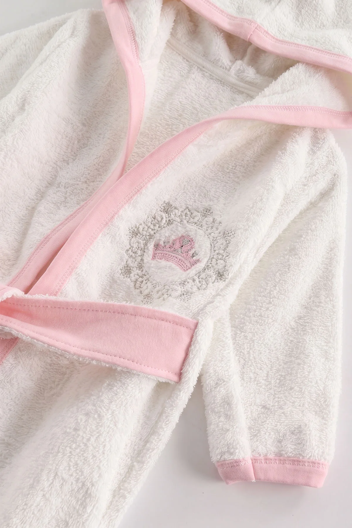 Pembe (0-6 Ay) 4 Parça Taç  Nakışlı   Bebek Kutulu Bornoz Seti 476655