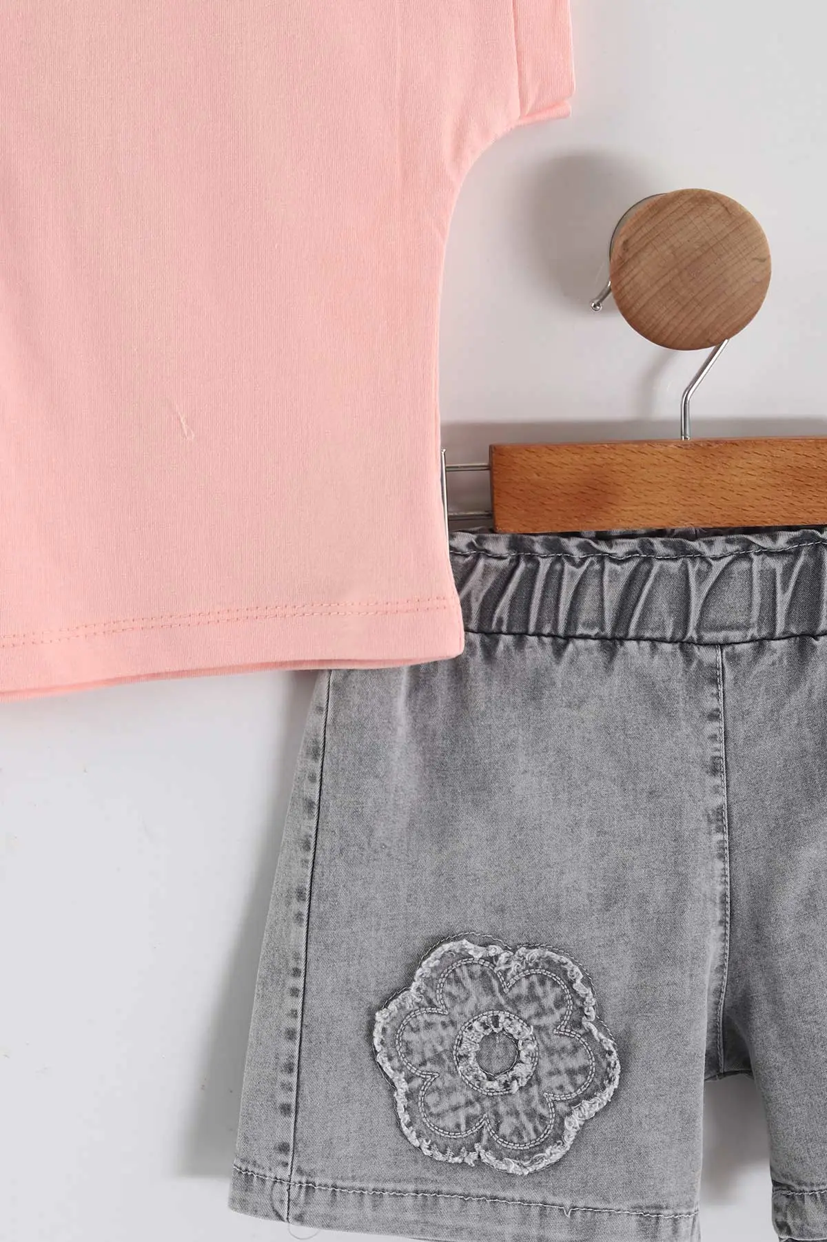 Pembe (1-5 Yaş) Çiçek Nakışlı Süprem Tişörtlü Kot Şortlu Kız Çocuk Yazlık Takım 455820