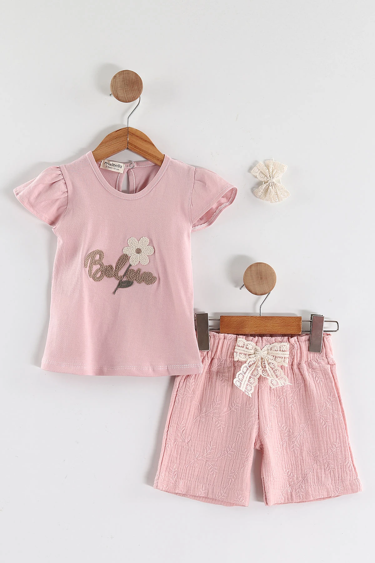 Pembe (1-5 Yaş) Çiçek Nakışlı Tişörtlü Müslin  Şortlu Toka Aksesuarlı Kız Çocuk Yazlık Takım 435021