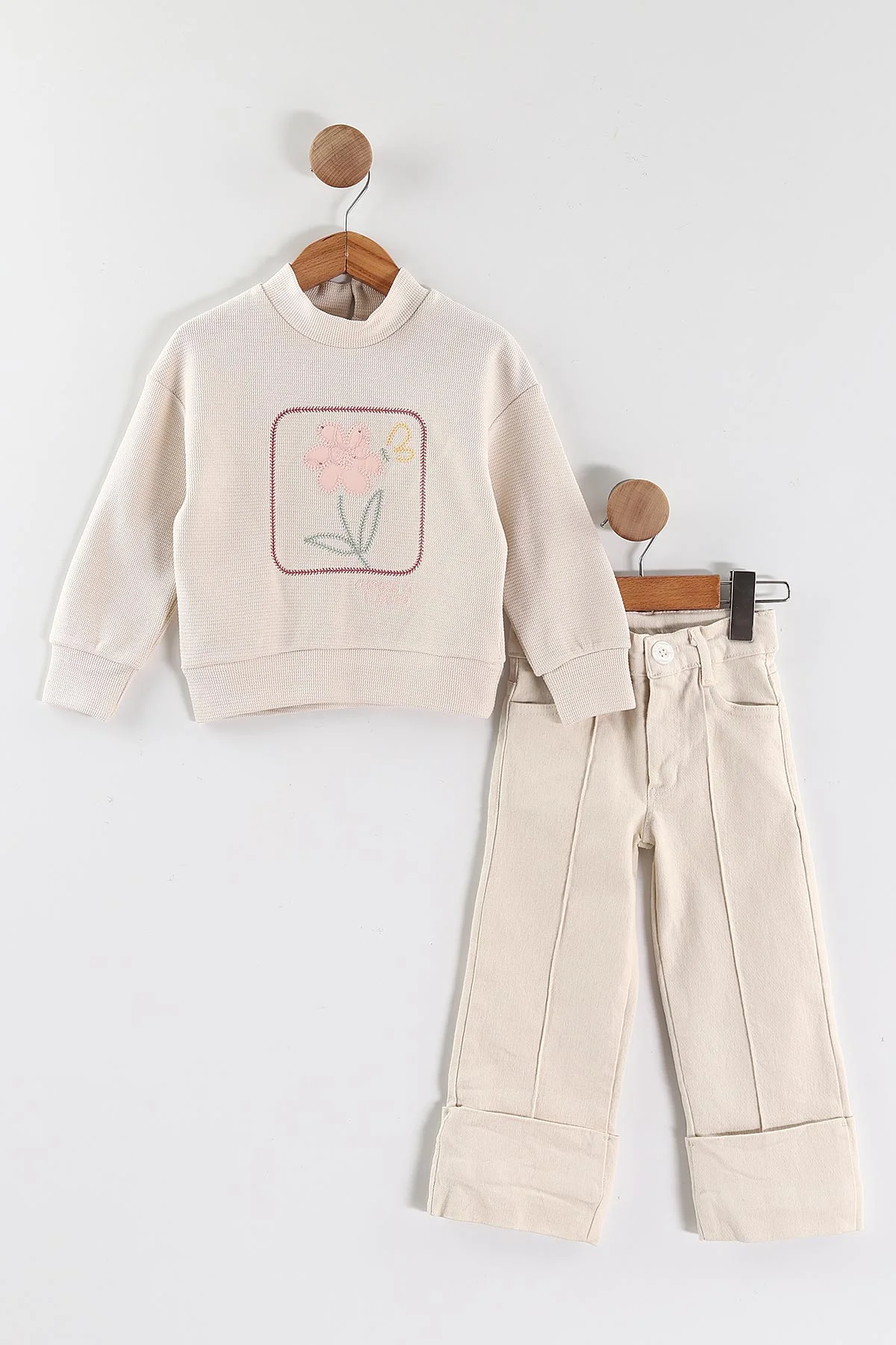 Pembe (1-5 Yaş) Kapitone Çiçek Nakışlı Yelekli    Gabardin Pantolonlu  Kız Çocuk 3'lü Takım 443844