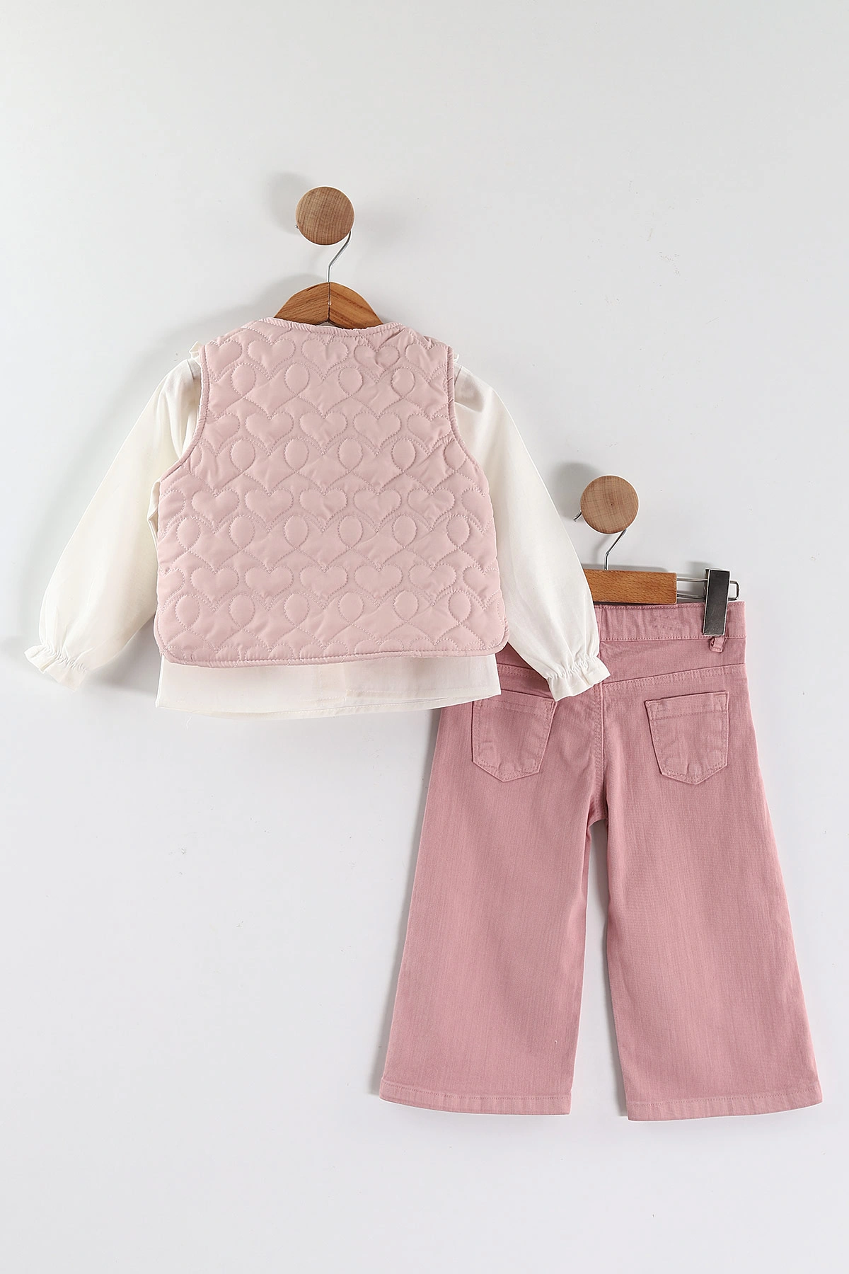 Pembe (1-5 Yaş) Yakası Kalp Nakışlı Müslin Gömlekli Kapitone Yelekli Kız Çocuk 3'lü Takım 444108