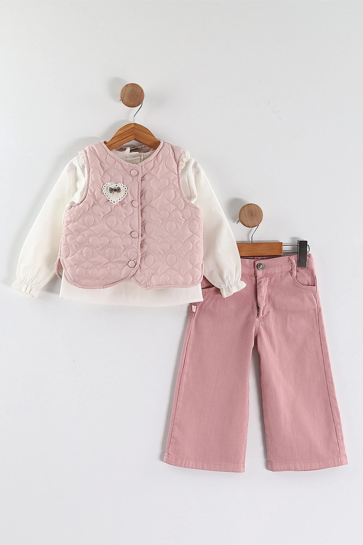 Pembe (1-5 Yaş) Yakası Kalp Nakışlı Müslin Gömlekli Kapitone Yelekli Kız Çocuk 3'lü Takım 444108