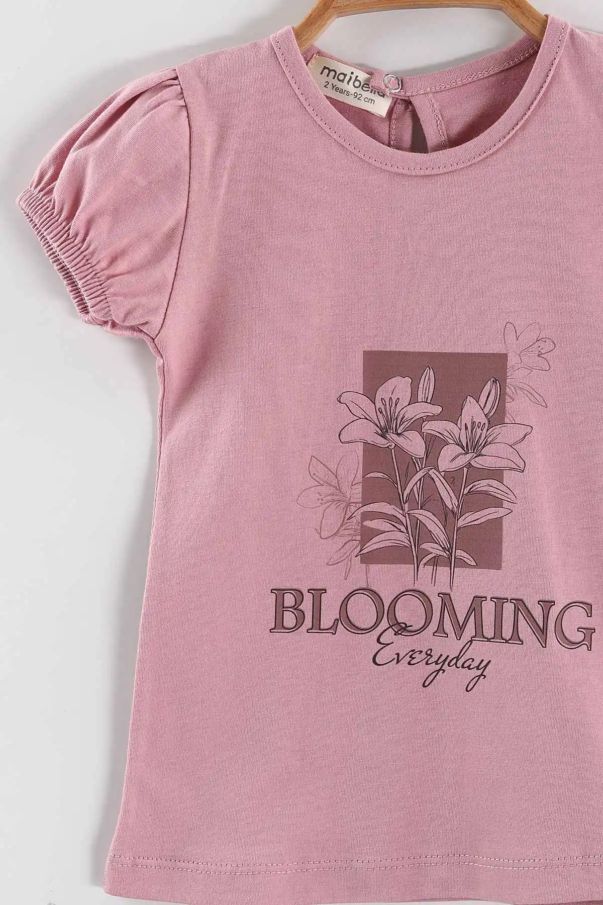 Pembe (1-5 Yaş)Blooming  Baskılı  Tişörtlü   Toka Aksesuarlı  Şortlu Kız Çocuk Yazlık Takım 439534