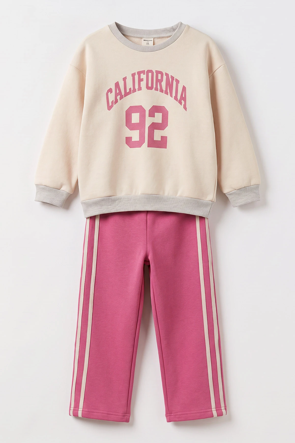 Pembe (1-9 Yaş) Calıfornia Baskılı Üç İp Şardonlu Kız Çocuk Takım 502352