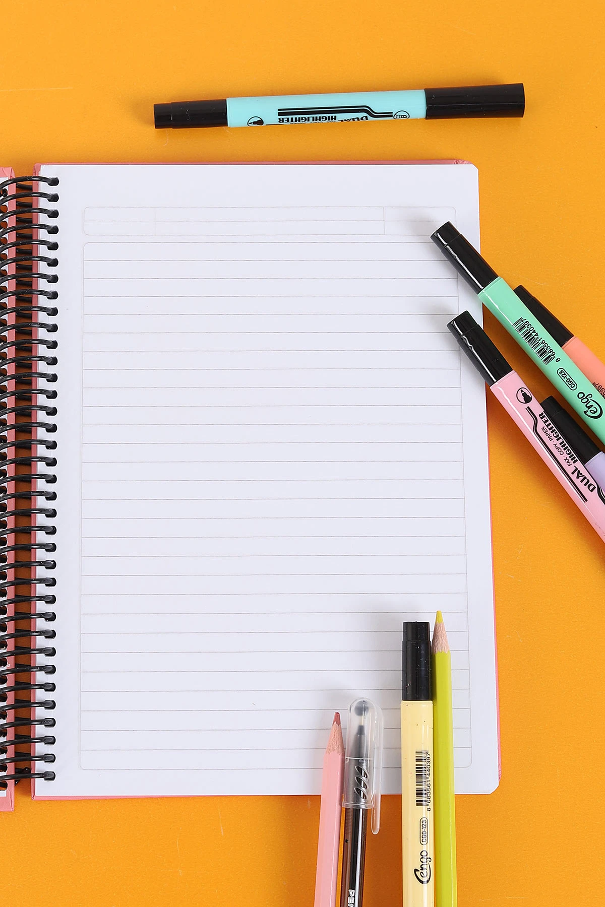 Pembe 17x24 Tokaç Sert Kapak Spiralli 96 Yaprak Çizgili Defter 285702