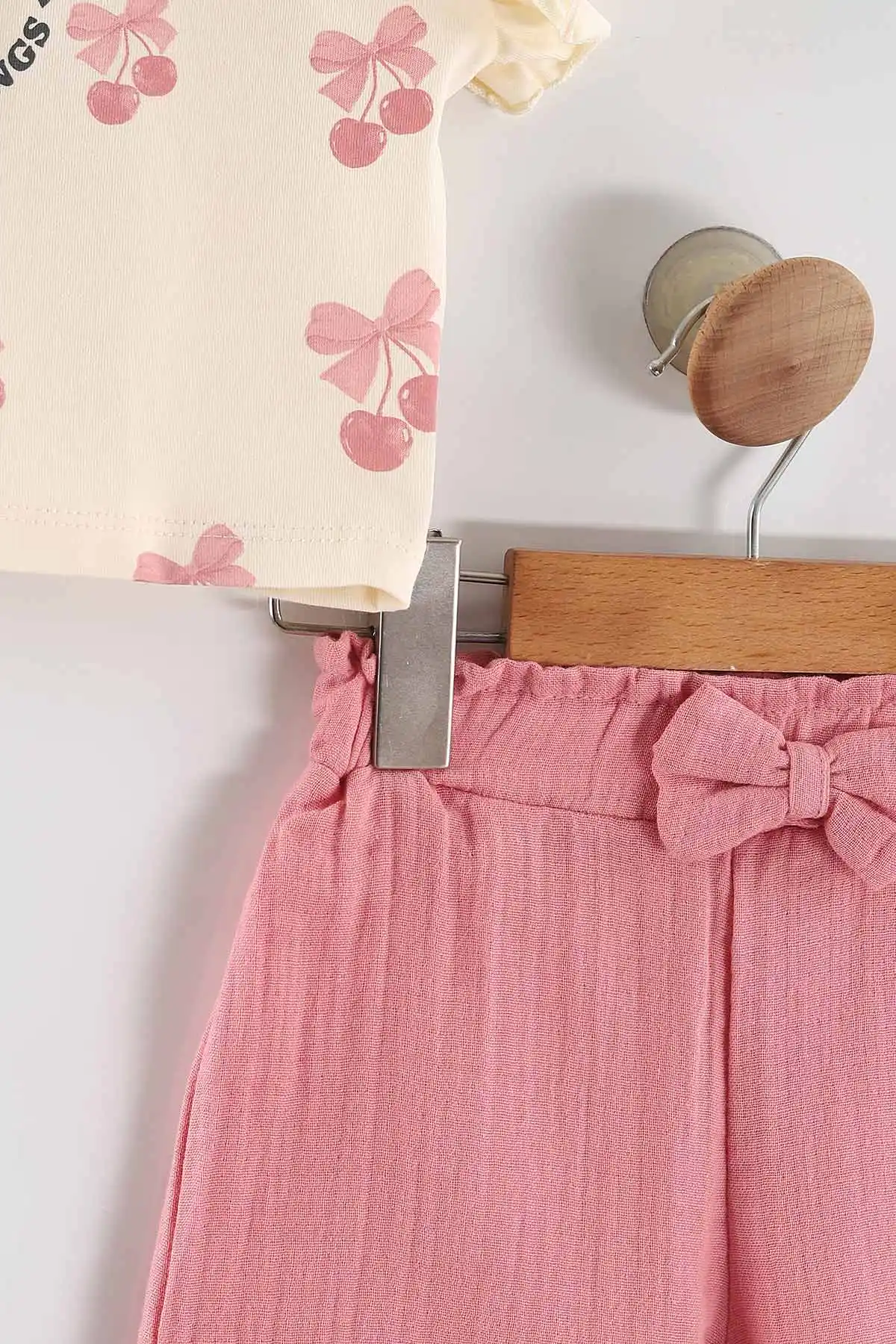 Pembe (2-5 Yaş)Kiraz Baskılı Müslin Şortlu Kız Çocuk Takım 462576