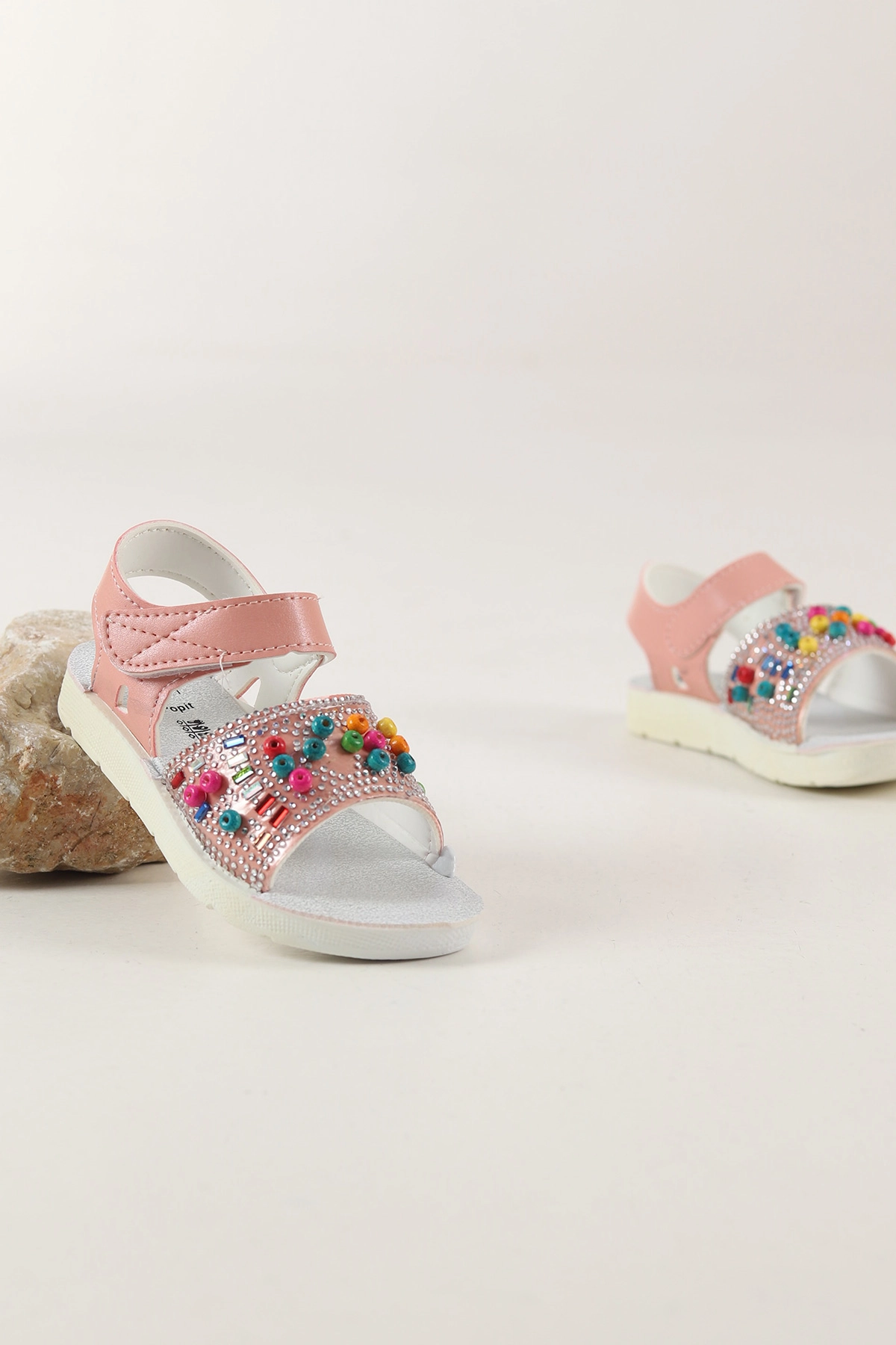 Pembe ( 26 - 30 ) Taşlı Boncuk Detaylı Kız Çocuk Sandalet 445085