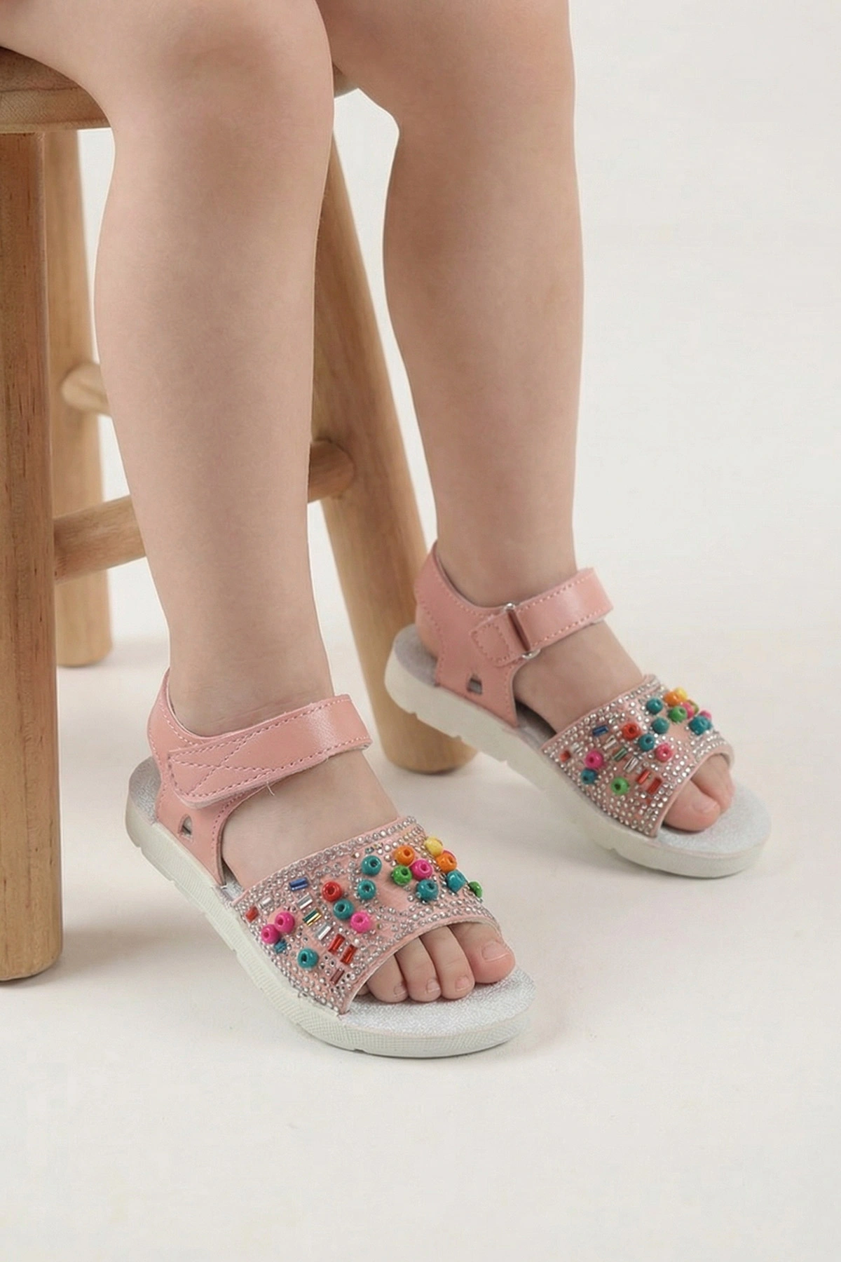 Pembe ( 26 - 30 ) Taşlı Boncuk Detaylı Kız Çocuk Sandalet 445085