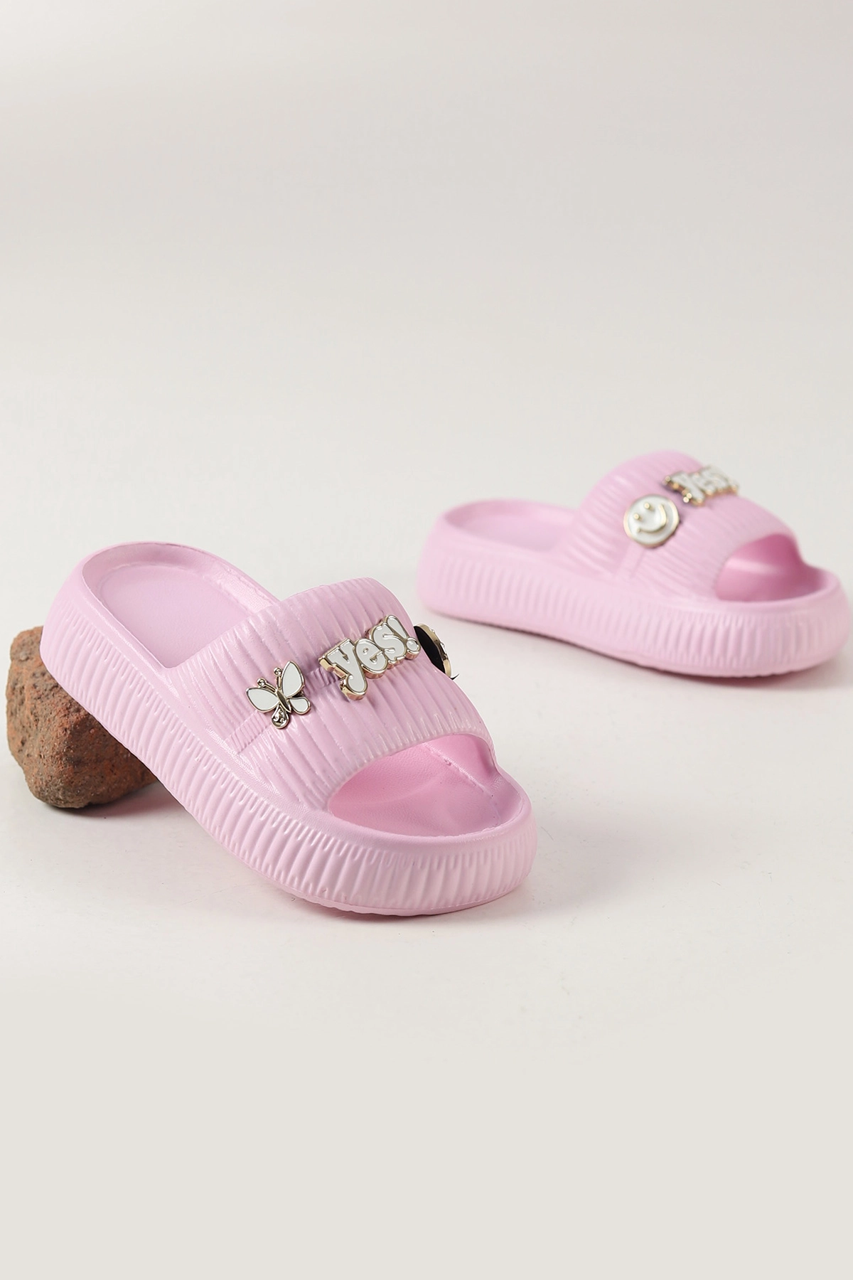 Pembe ( 26 - 35 ) Figürlü Kız Çocuk Terlik 464852
