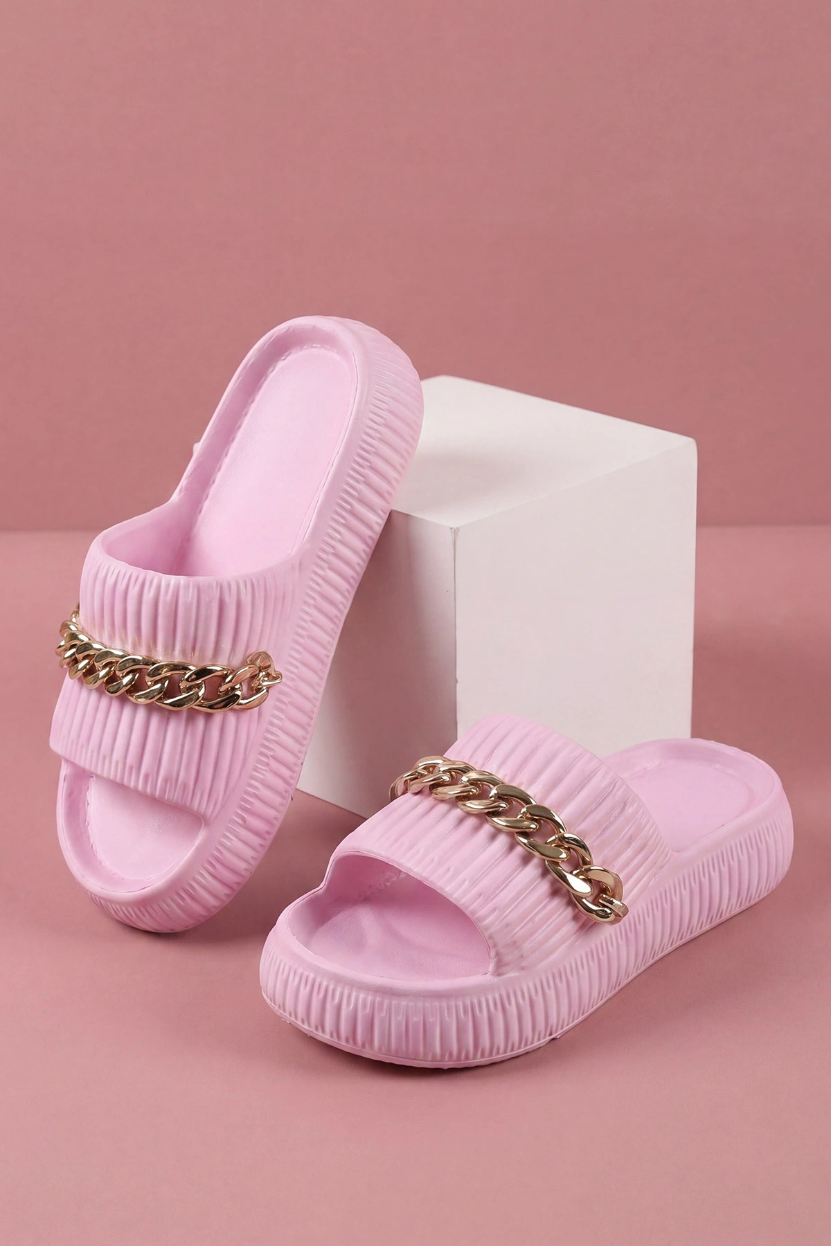 Pembe ( 26 - 35 ) Zincir Detaylı Kız Çocuk Terlik 464860