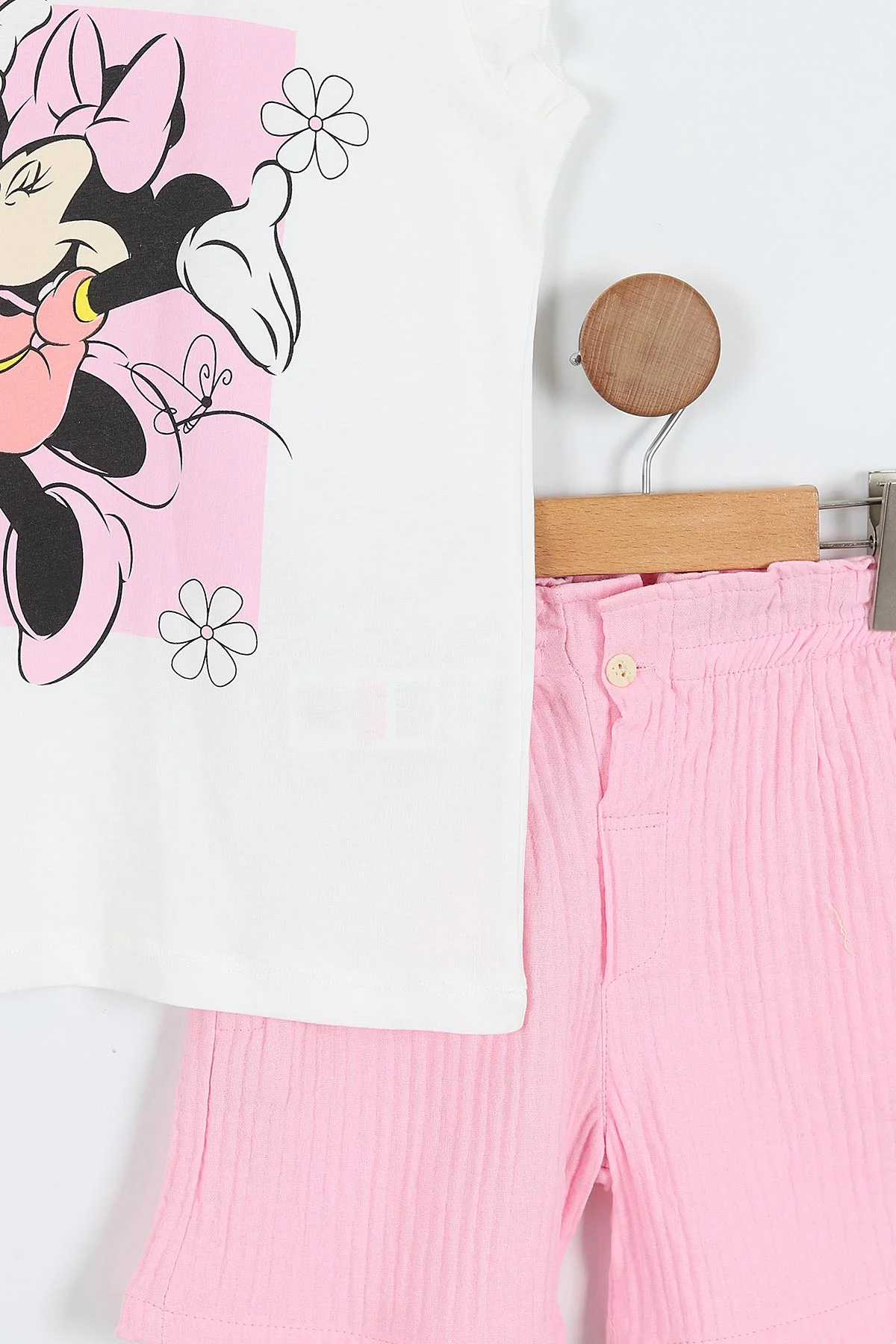 Pembe (3-10 Yaş)Karakter Baskılı Kol Fırfırlı Müslin Keten Şortlu Kız Çocuk Takım 357312