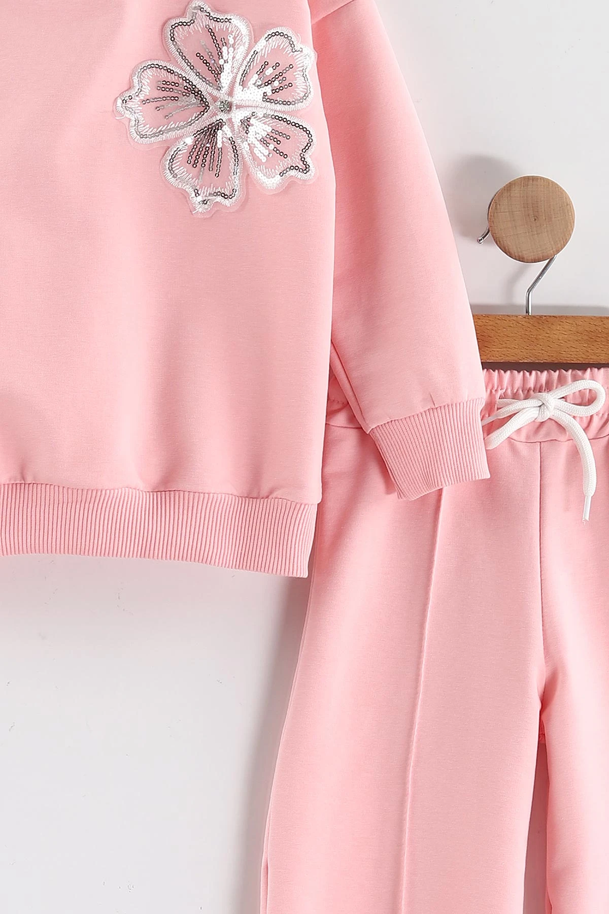 Pembe (3-10 Yaş)Pullu Çiçek Aplikeli Çimalı İki İp Kız Çocuk Takım 433673