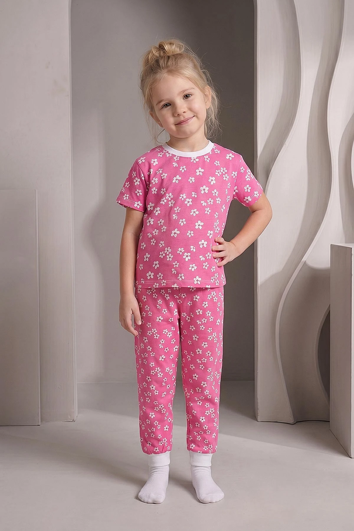 Pembe (3-12 Yaş)Küçük Çiçek Desenli Kısa Kol Kız Çocuk Pijama Takımı 461462