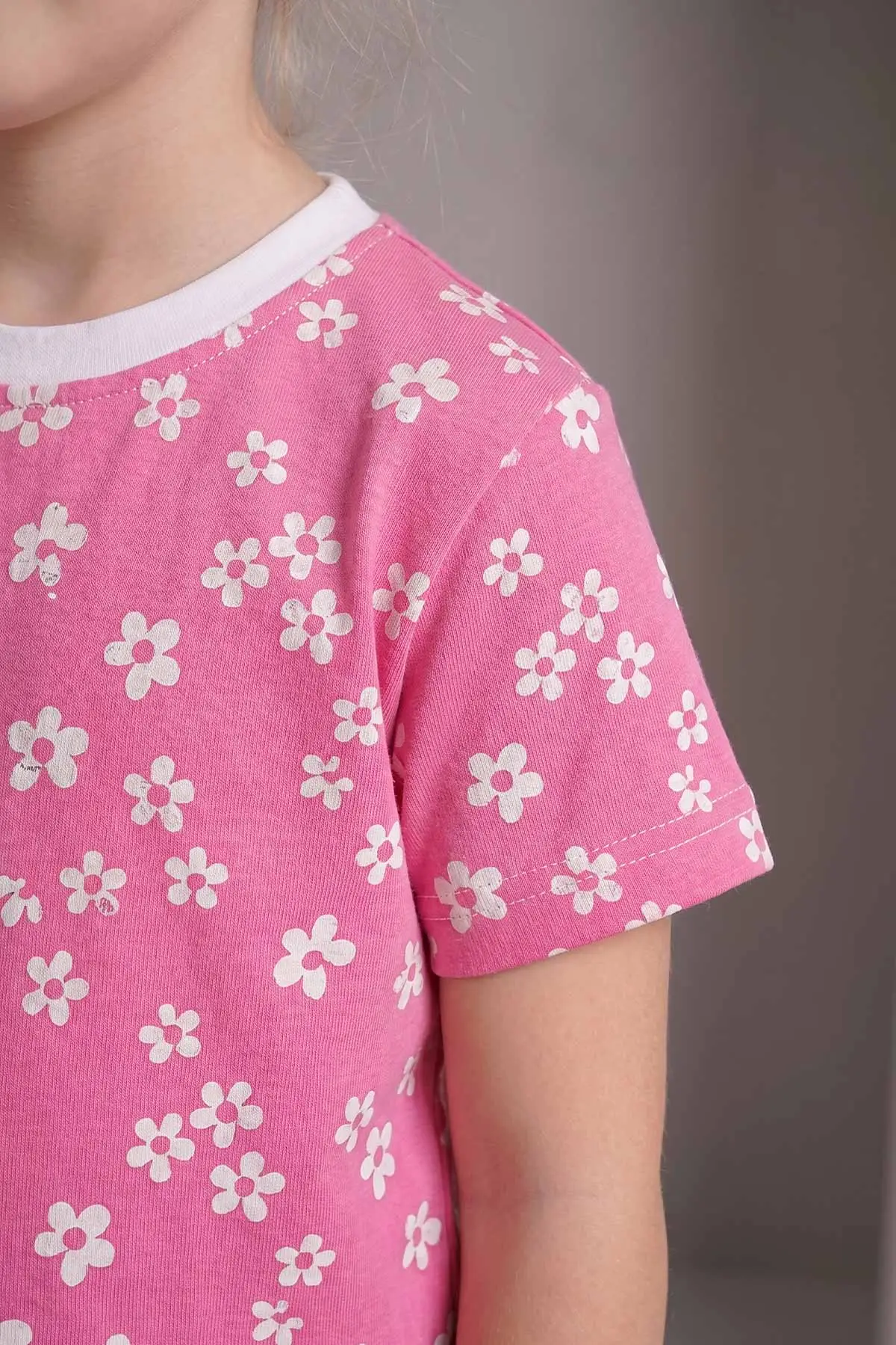 Pembe (3-12 Yaş)Küçük Çiçek Desenli Kısa Kol Kız Çocuk Pijama Takımı 461462