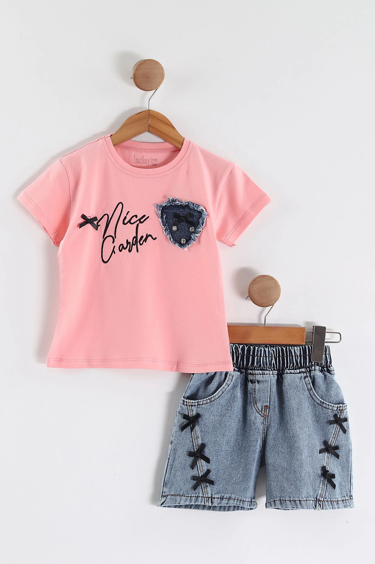 Pembe (3-7 Yaş)Kalp Nakışlı Fiyonklu Kot Şortlu Kız Çocuk Takım 455275