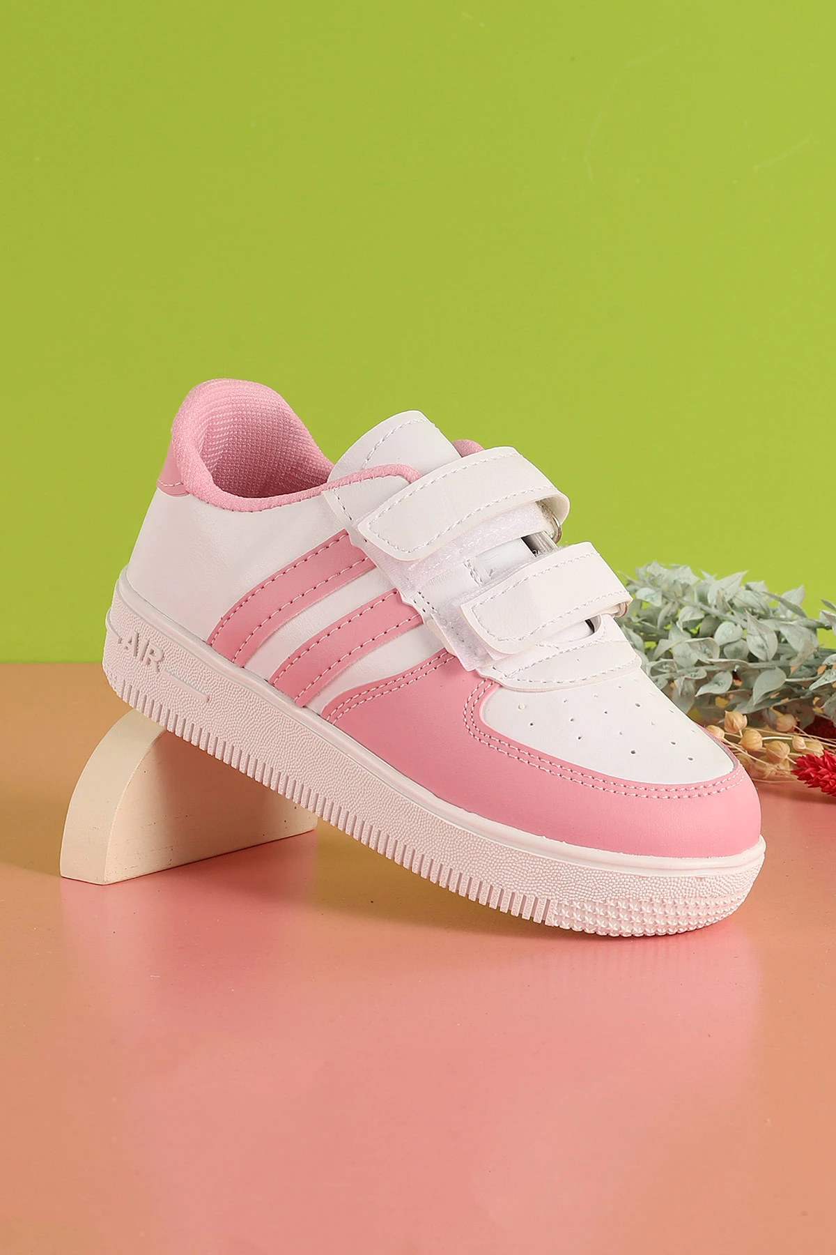 Pembe (30-35 Filet)Kalın Taban Delikli Cırtlı Şerit Çizgili Çocuk Spor Ayakkabı 353596