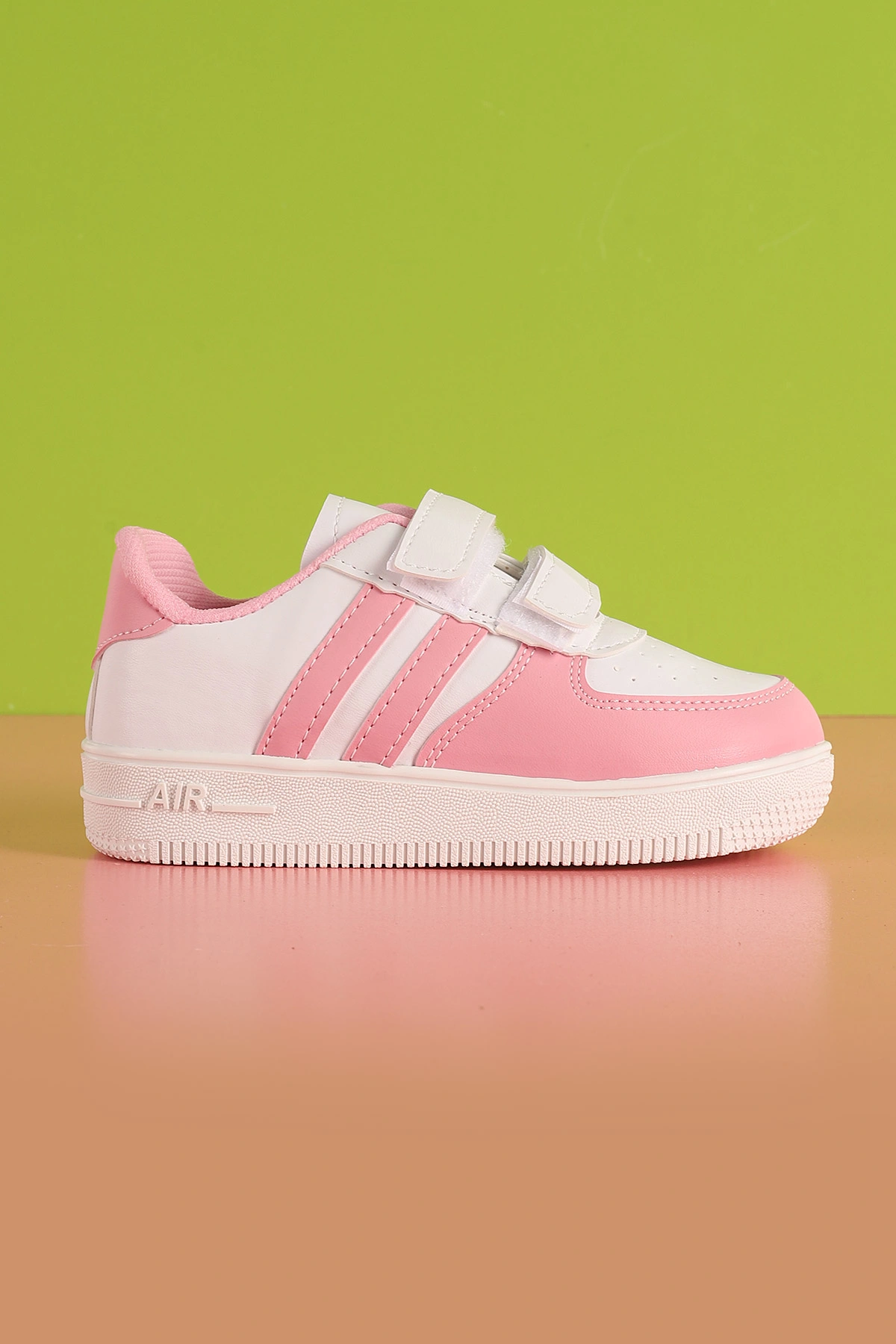 Pembe (30-35 Filet)Kalın Taban Delikli Cırtlı Şerit Çizgili Çocuk Spor Ayakkabı 353596