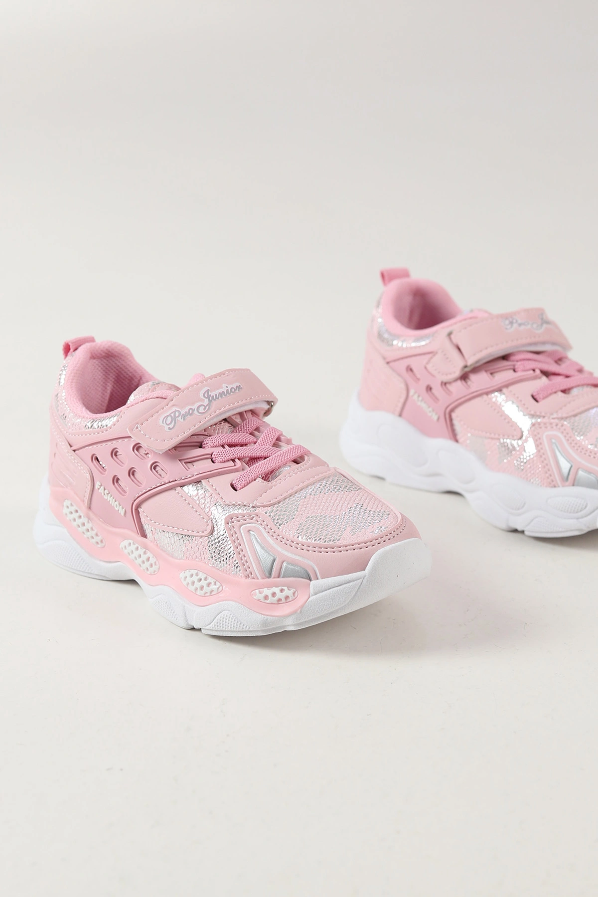 Pembe ( 31 - 35 ) Cırt Bantlı Bağcıklı Kız Çocuk Spor Ayakkabı 465354