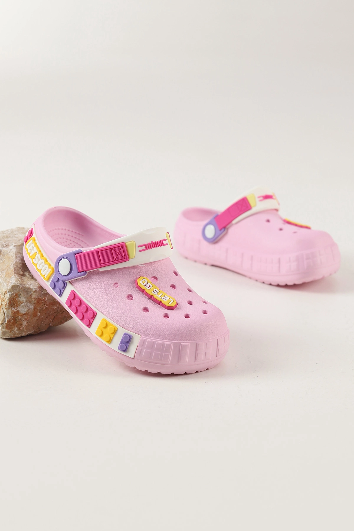 Pembe ( 31 - 35 ) Figürlü Kız Çocuk Sandalet 462455
