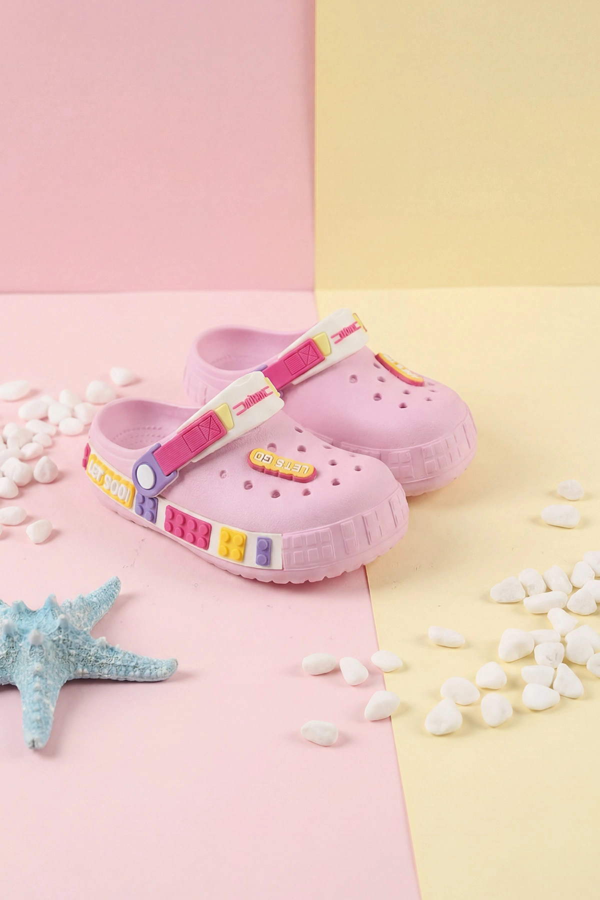 Pembe ( 31 - 35 ) Figürlü Kız Çocuk Sandalet 462455