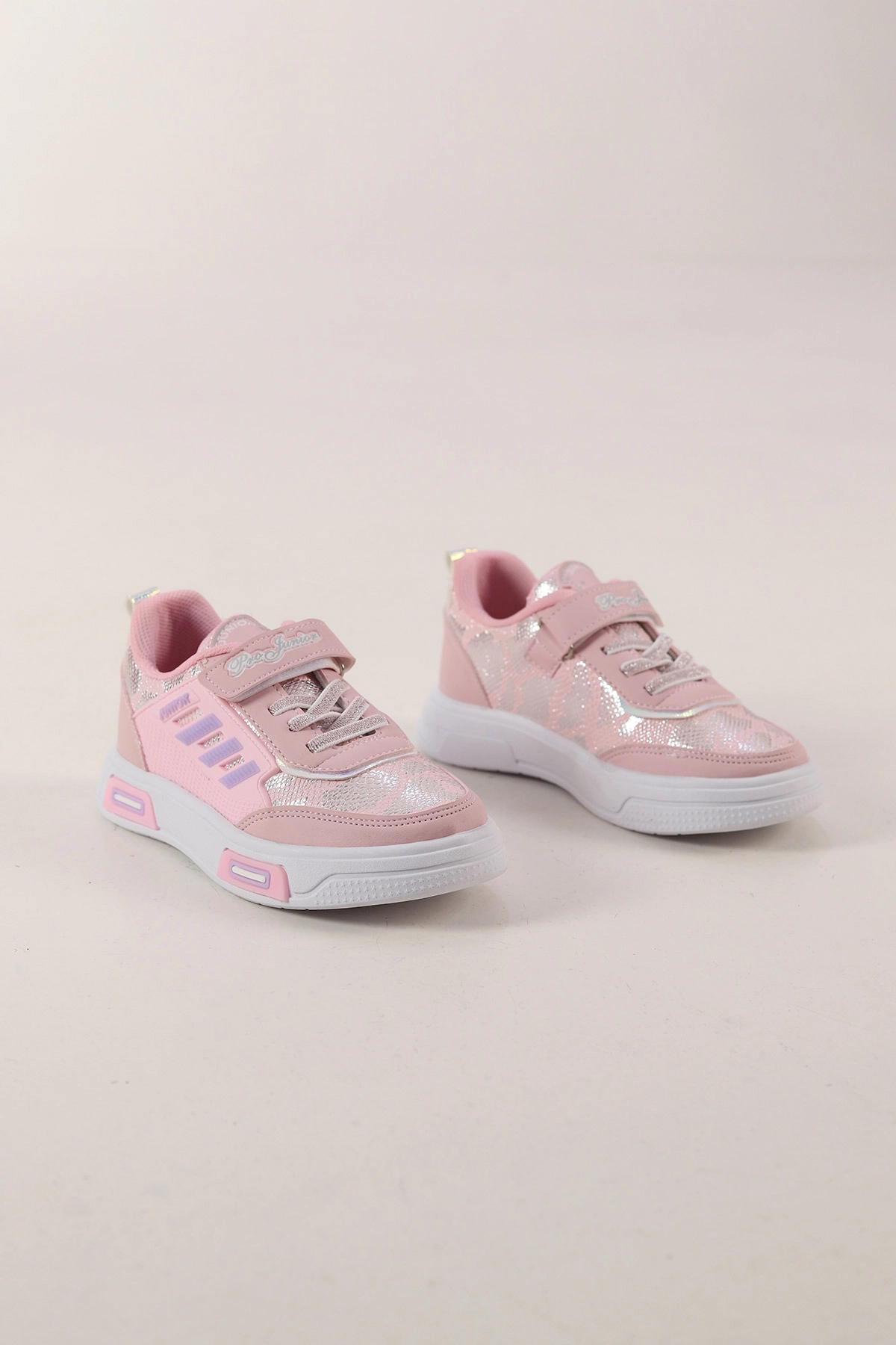 Pembe ( 31 - 35 ) Bağcıklı Cırt Bantlı Kız Çocuk Spor Ayakkabı 439931