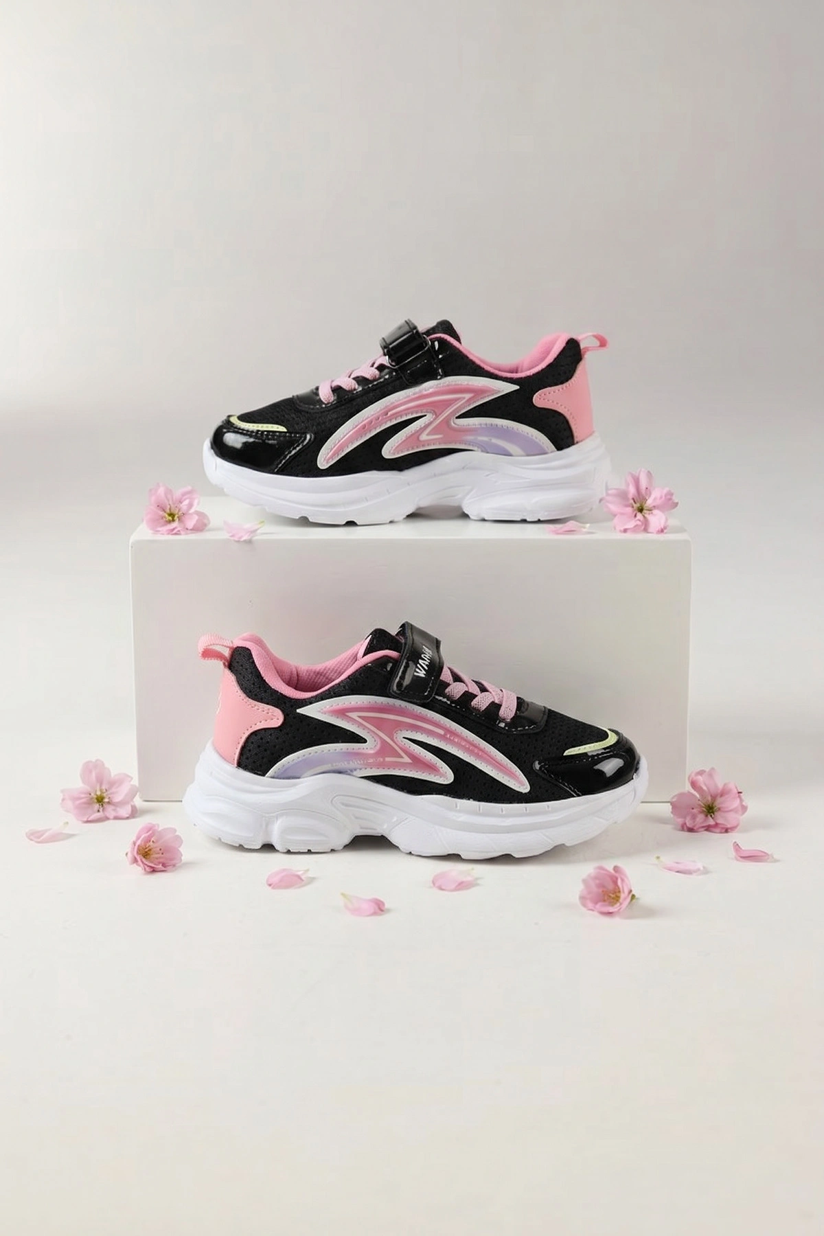 Pembe (31-35)Cırt Cırtlı Kız Çocuk Spor Ayakkabı 472134