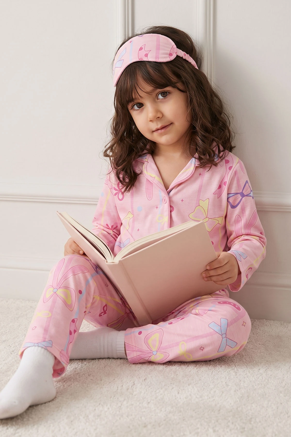 Pembe (4-12 Yaş) Desenli   Uzun Kol  Ön Düğmeli Göz Bandı Detaylı Kız Çocuk Pijama Takım 473646