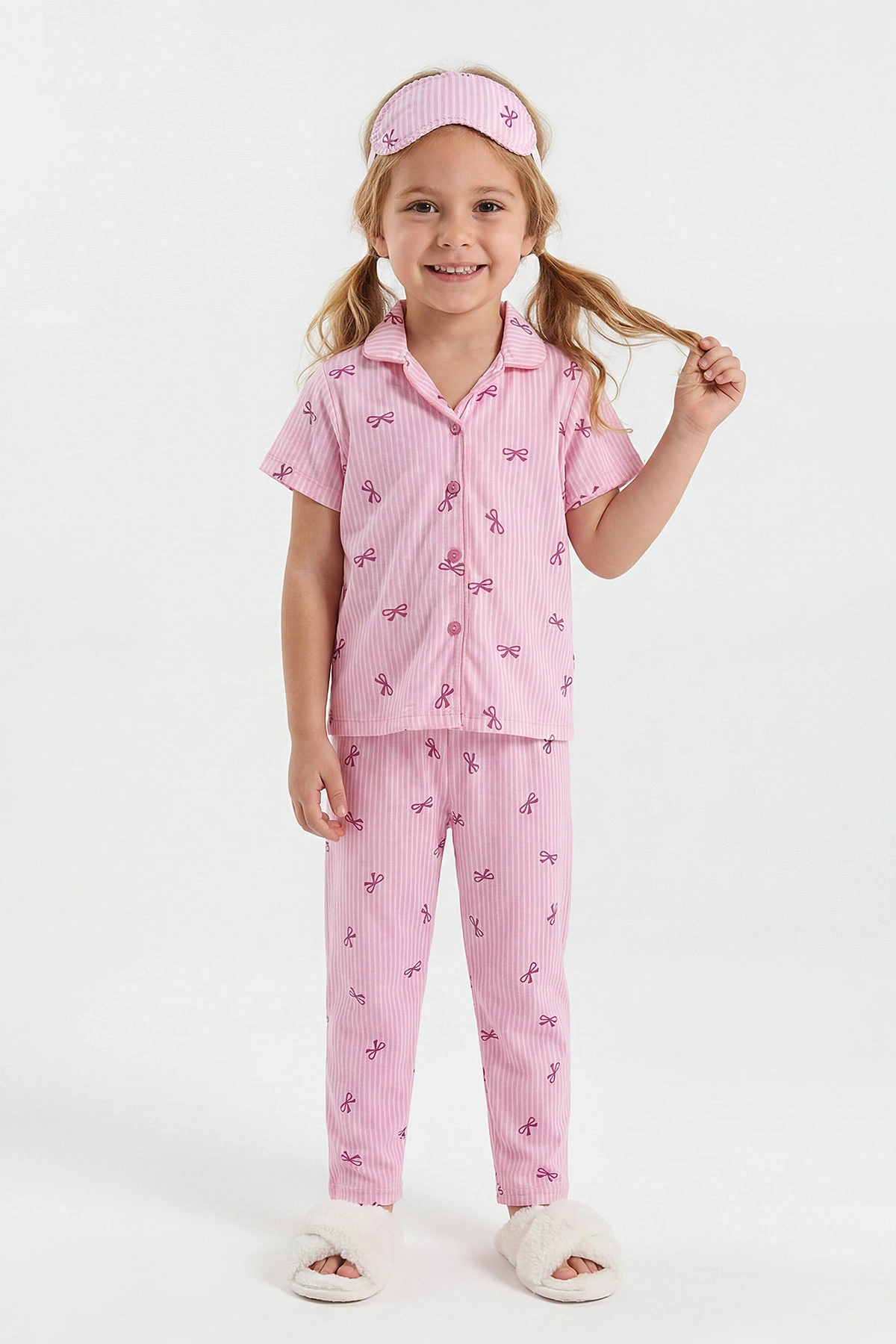 Pembe (4-12 Yaş)Fiyonk Baskılı Kısa Kol Ön Düğmeli Göz Bandı Detaylı Kız Çocuk Pijama Takım 453258