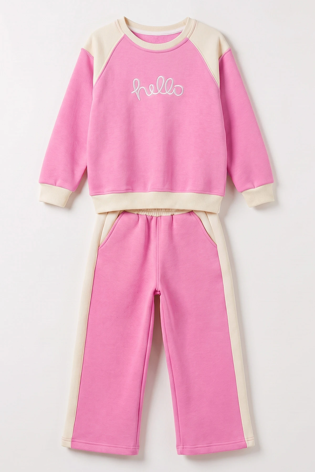 Pembe (4-12 Yaş)Hello Nakışlı 3 İp Şardonlu Bol Paça Kız Çocuk Kışlık Takım 490336