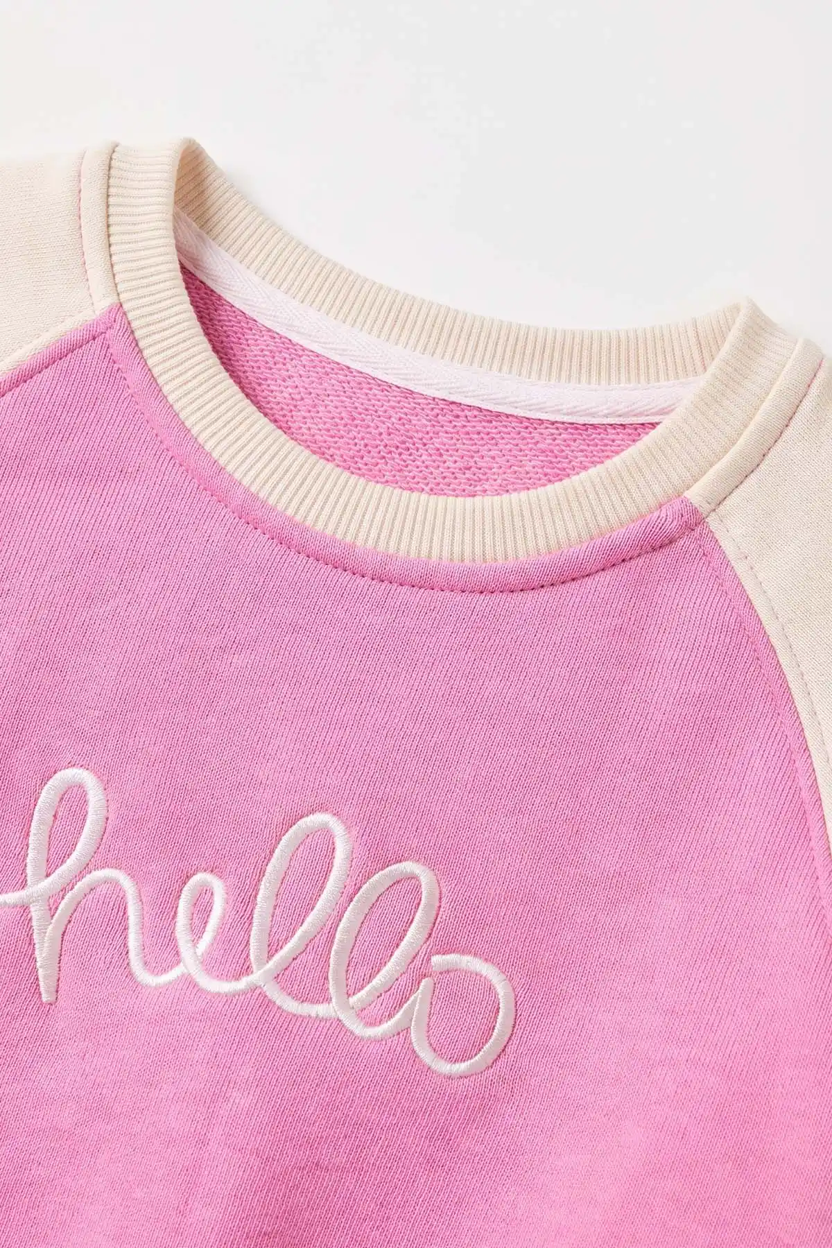 Pembe (4-12 Yaş)Hello Nakışlı 3 İp Şardonlu Bol Paça Kız Çocuk Kışlık Takım 490336