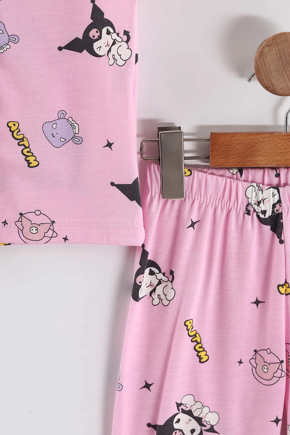 Pembe (4-12 Yaş)Karakter  Baskılı Kısa Kol Ön Düğmeli Göz Bandı Detaylı Kız Çocuk Pijama Takım 453245