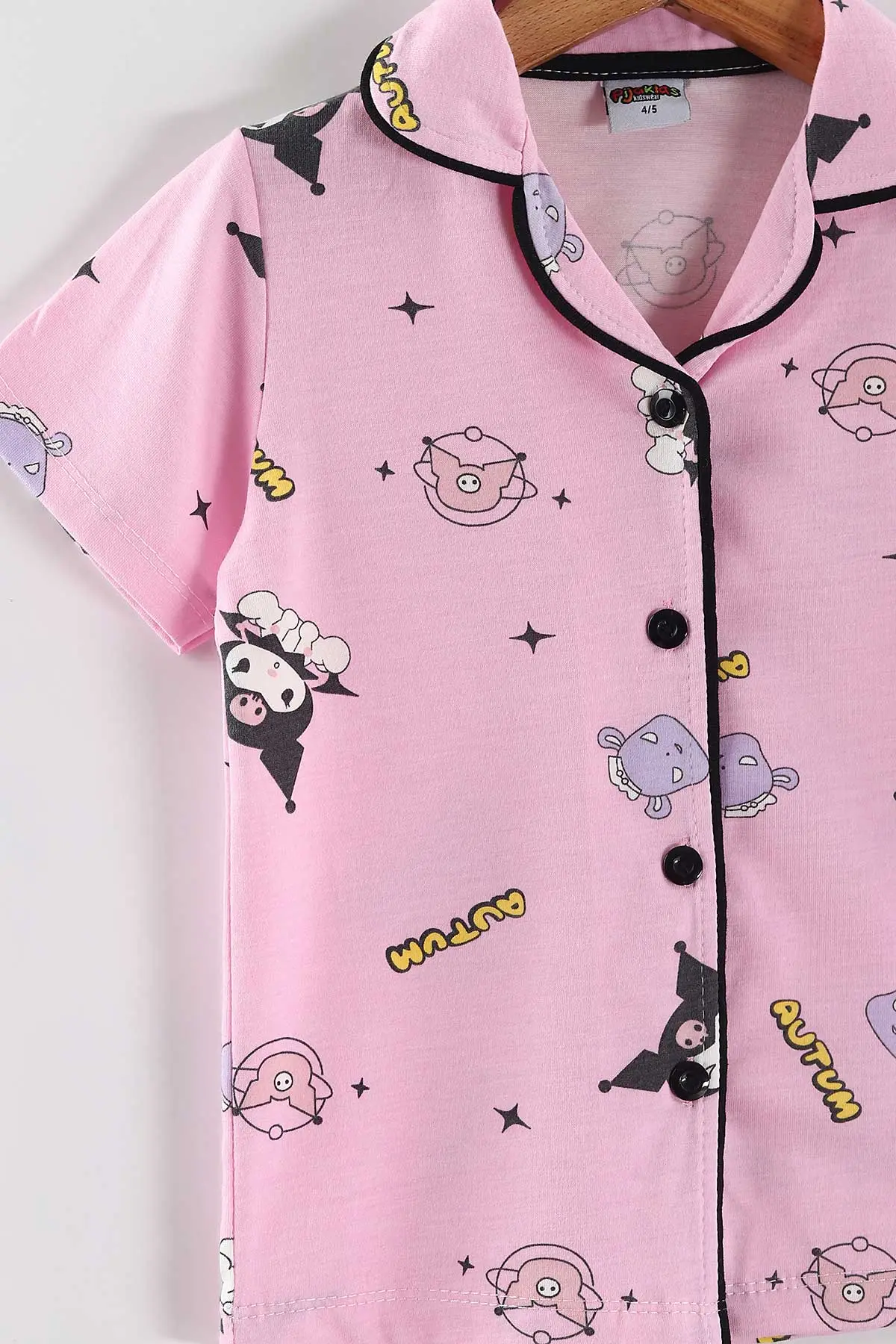 Pembe (4-12 Yaş)Karakter  Baskılı Kısa Kol Ön Düğmeli Göz Bandı Detaylı Kız Çocuk Pijama Takım 453245