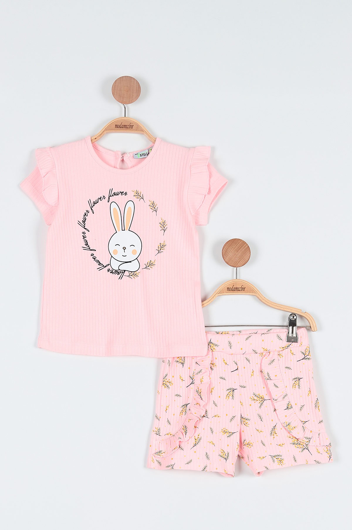 Pembe (4-8 Yaş) Tavşan Baskılı Kol Fırfırlı Şortlu Kız Bebe Takım 191384