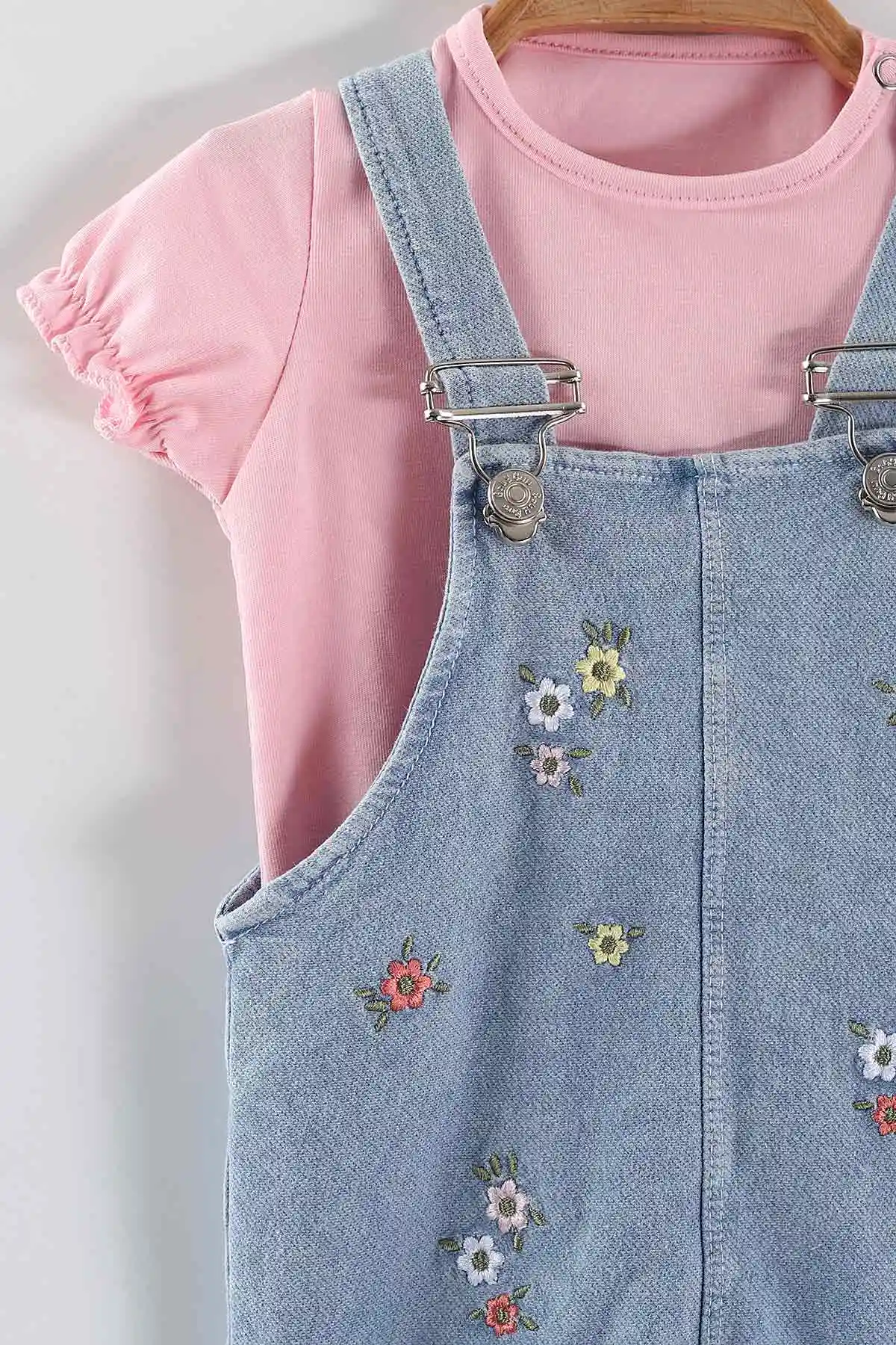 Pembe (6-24 Ay) Çiçek Nakışlı Ayarlanabilir Askılı Tişörtlü Kız Bebek Kot Tulum 453477
