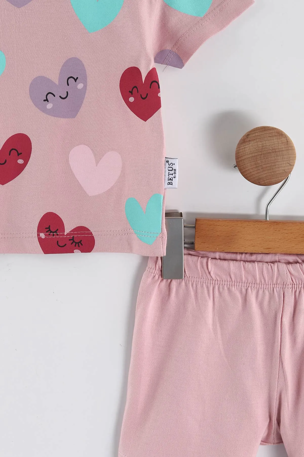 Pembe (6-24 Ay) Kalp Baskılı Tişört ve Şortlu Kız Bebek Yazlık Takım 467642