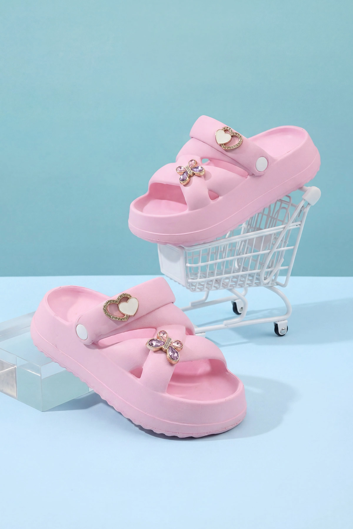 Pembe Çapraz Bantlı Tokalı Kız Çocuk Sandalet 462438