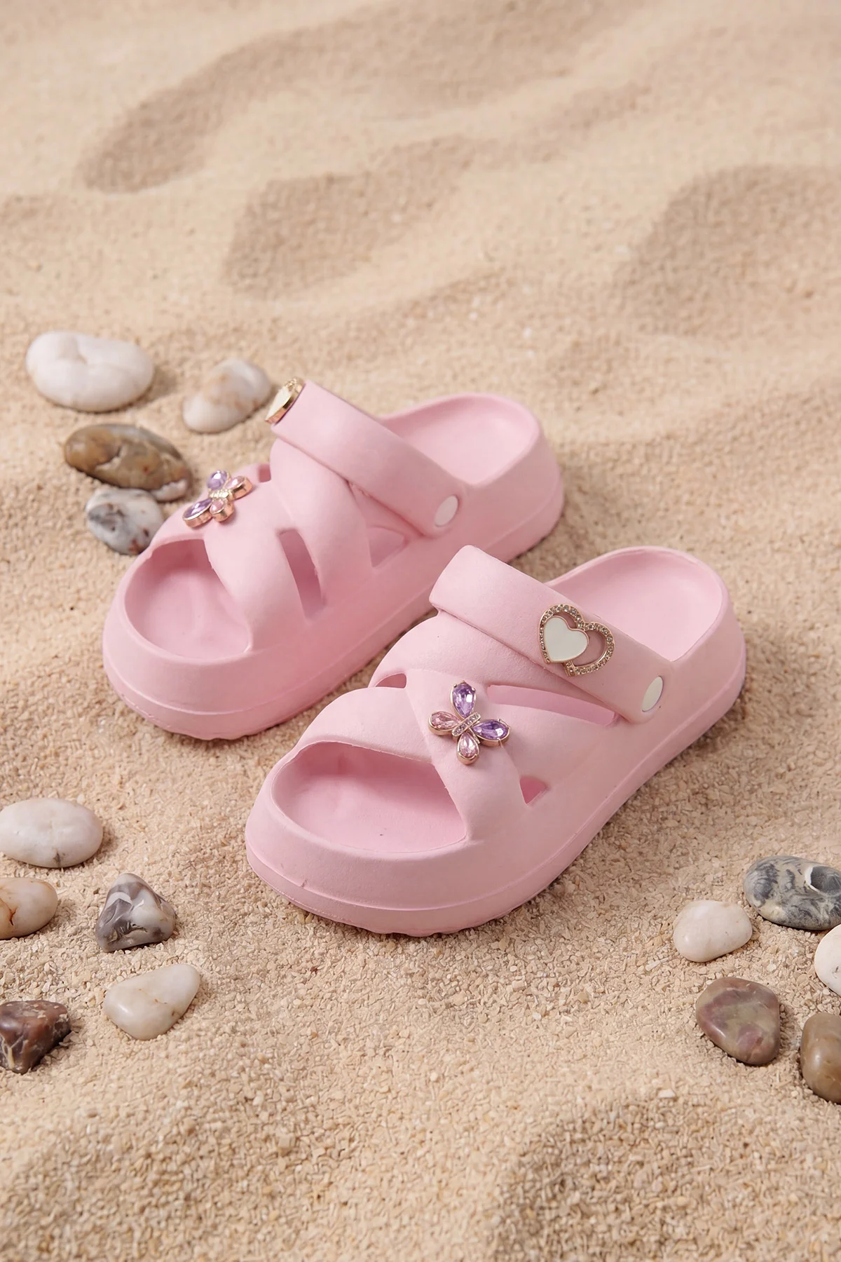 Pembe Çapraz Bantlı Tokalı Kız Çocuk Sandalet 462438