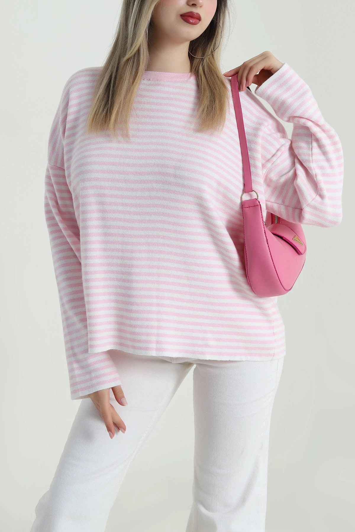 Pembe Çizgili Oversize Kadın Triko Kazak 487645